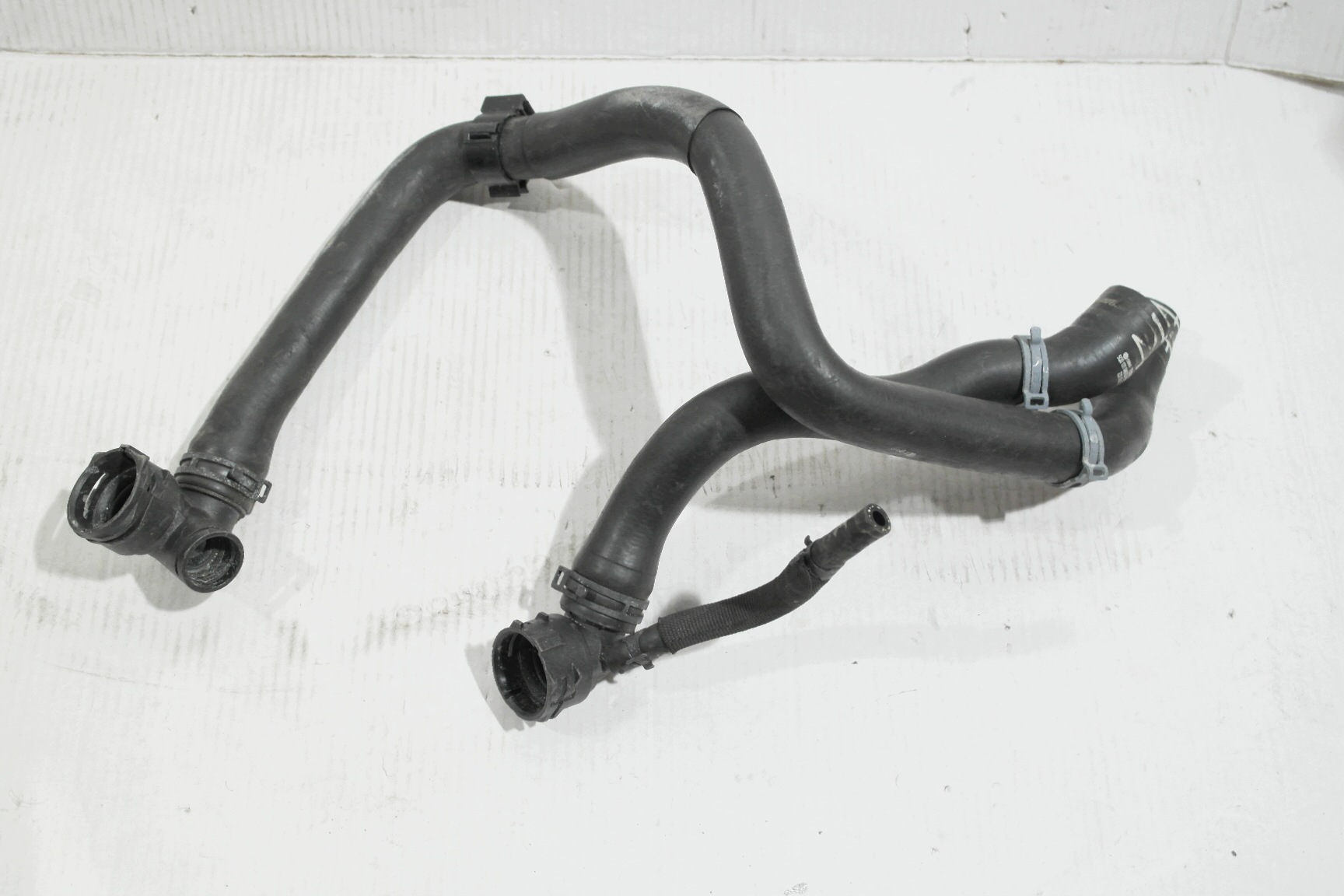 Used Water Hose 5Q0121049BJ for VW Audi