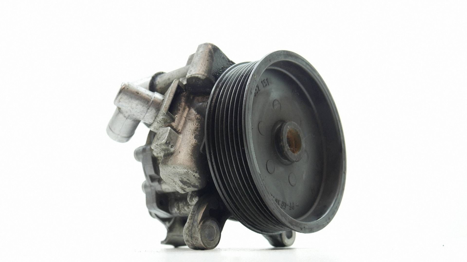 Ohjaustehostimen pumppu Mercedes W204 1.8 CGI