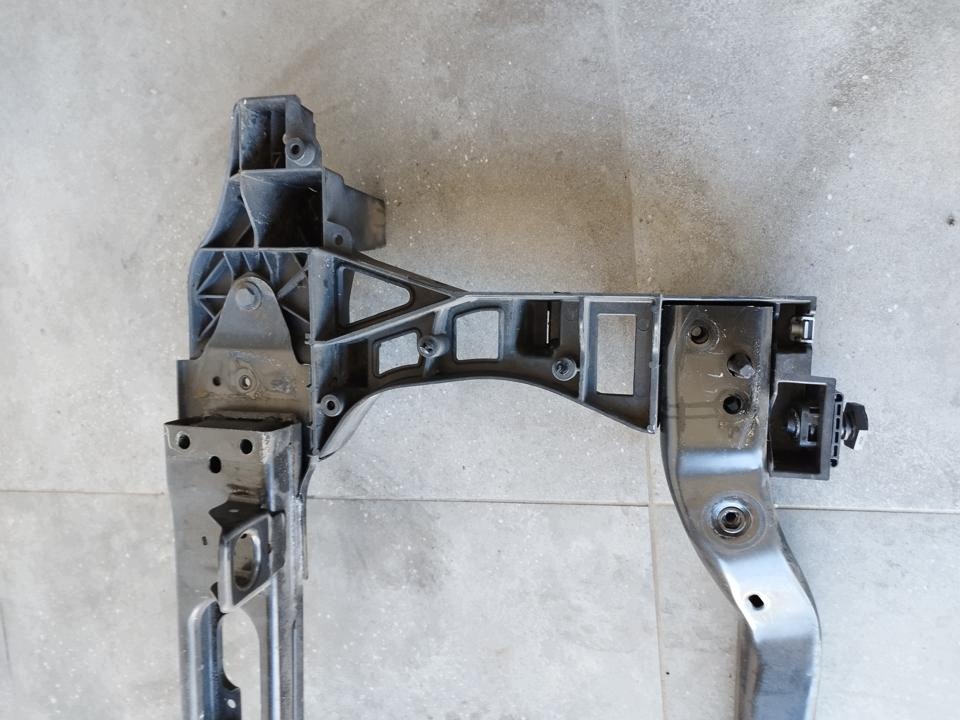 Front Reinforcement Bracket 68335505AC RAM 1500 Classic image 4