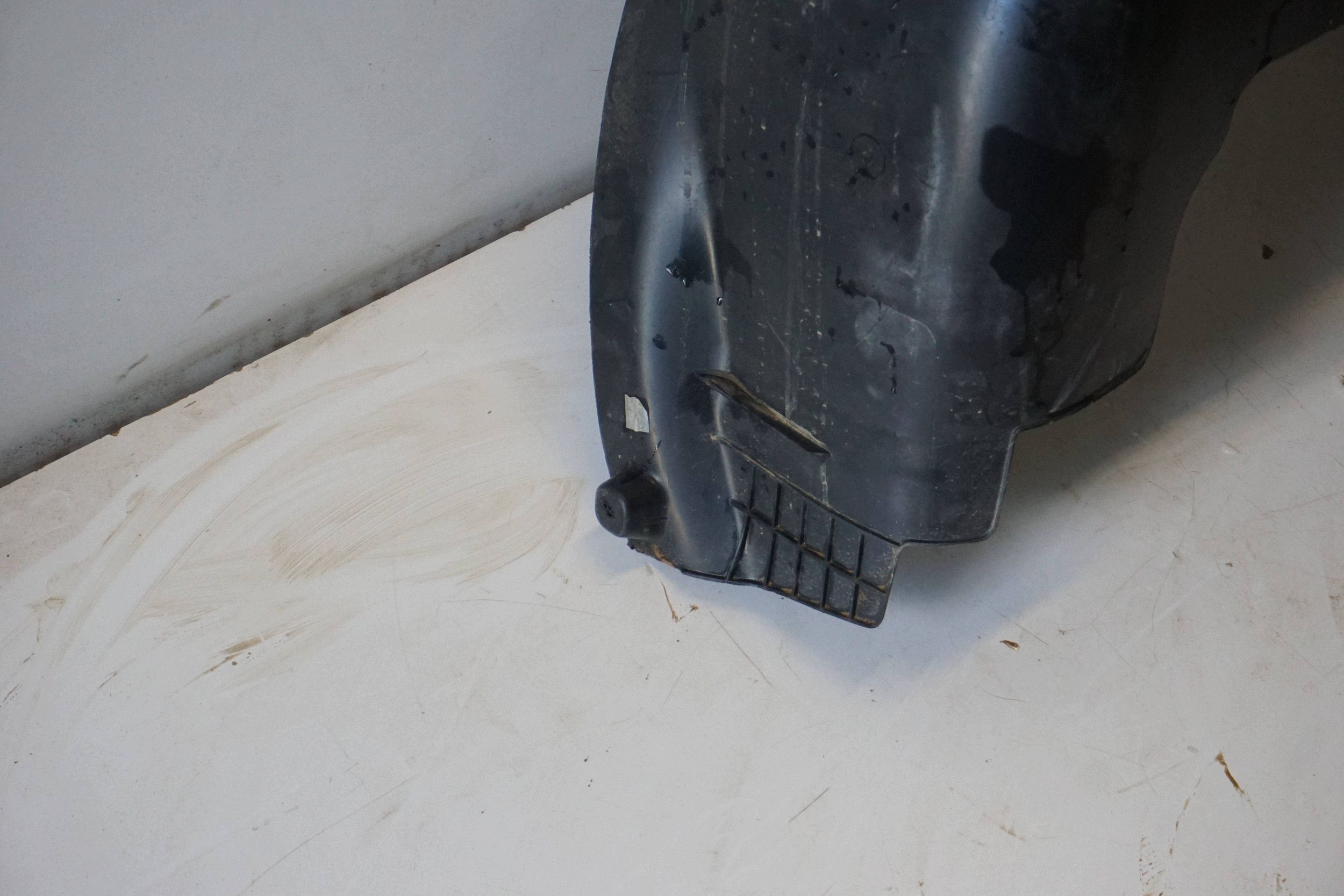 Toyota Proace II oikea takalokasuoja 9857657580