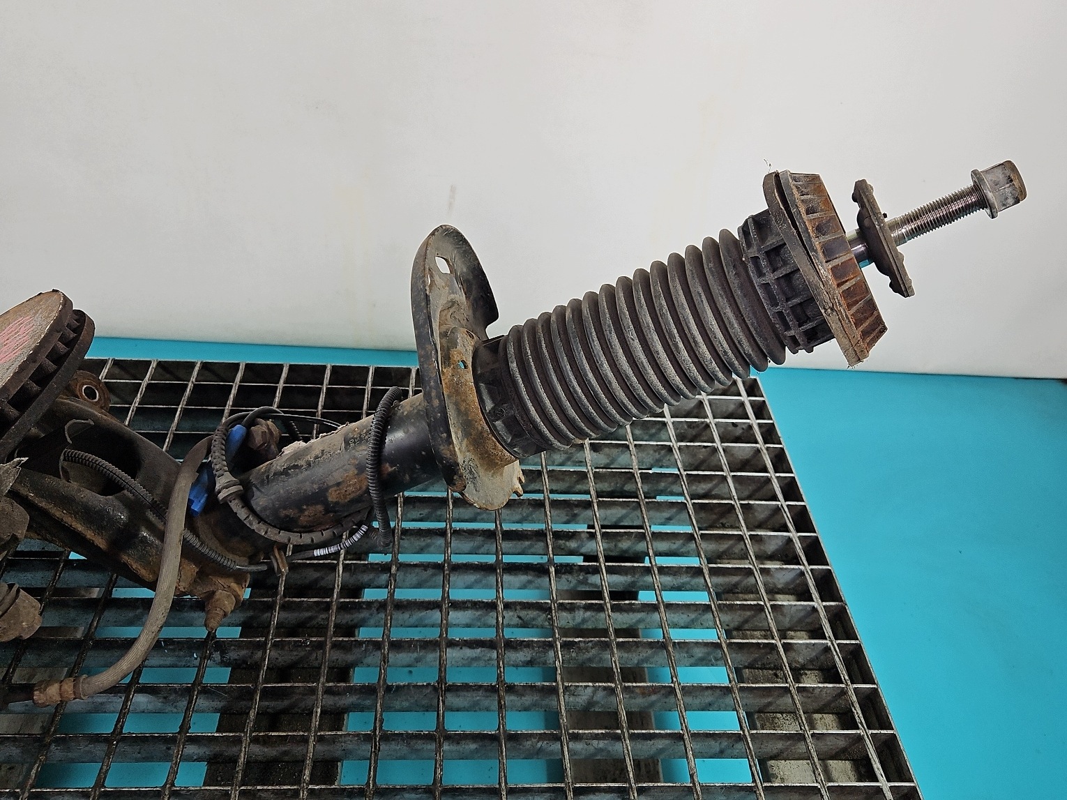 Stoßdämpfer vorne rechts Peugeot 2008 I 13-19 OEM IMPRK1597326 image 2