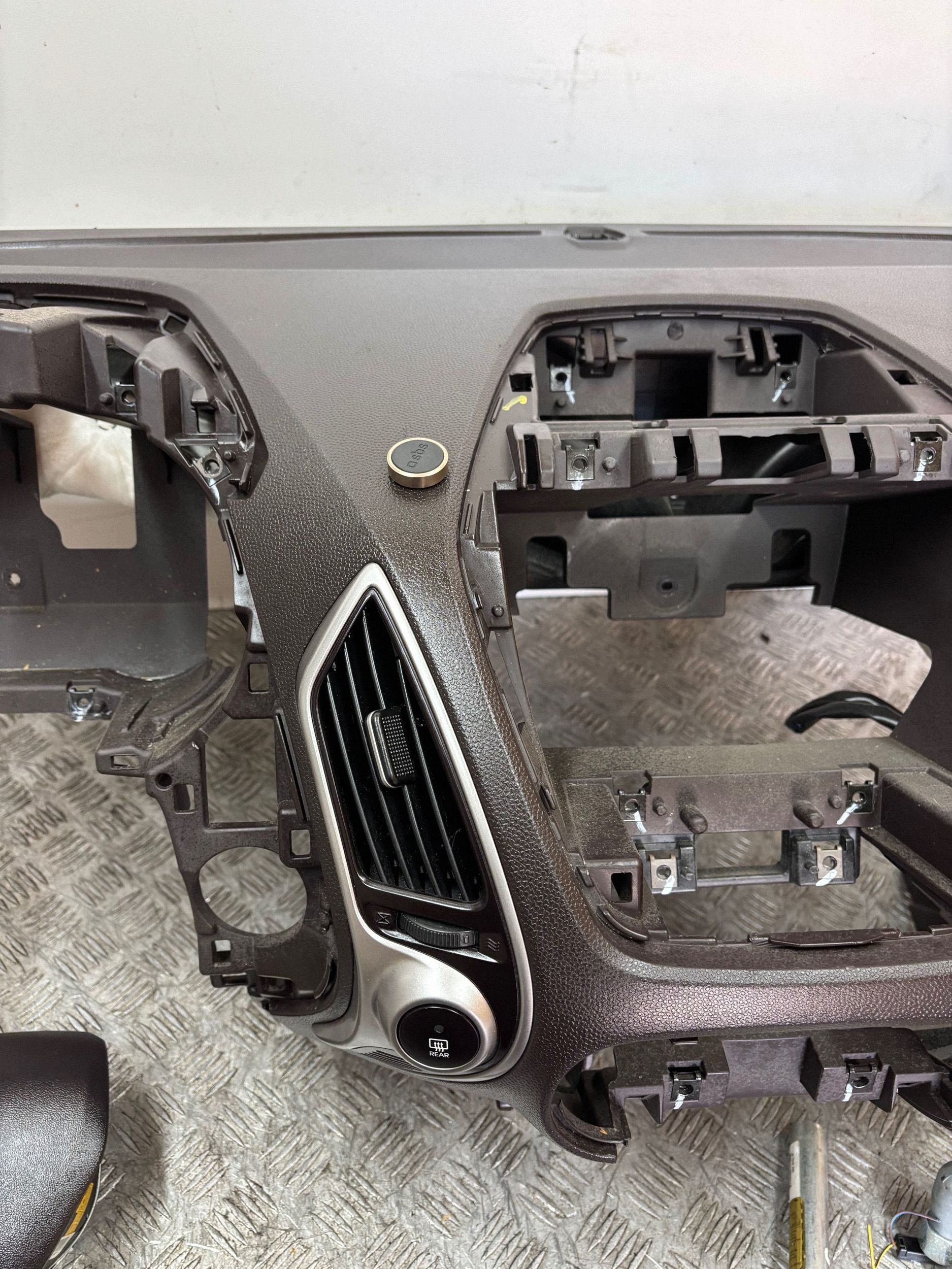 Dashboard console airbag spaners Hyundai IX35 image 4