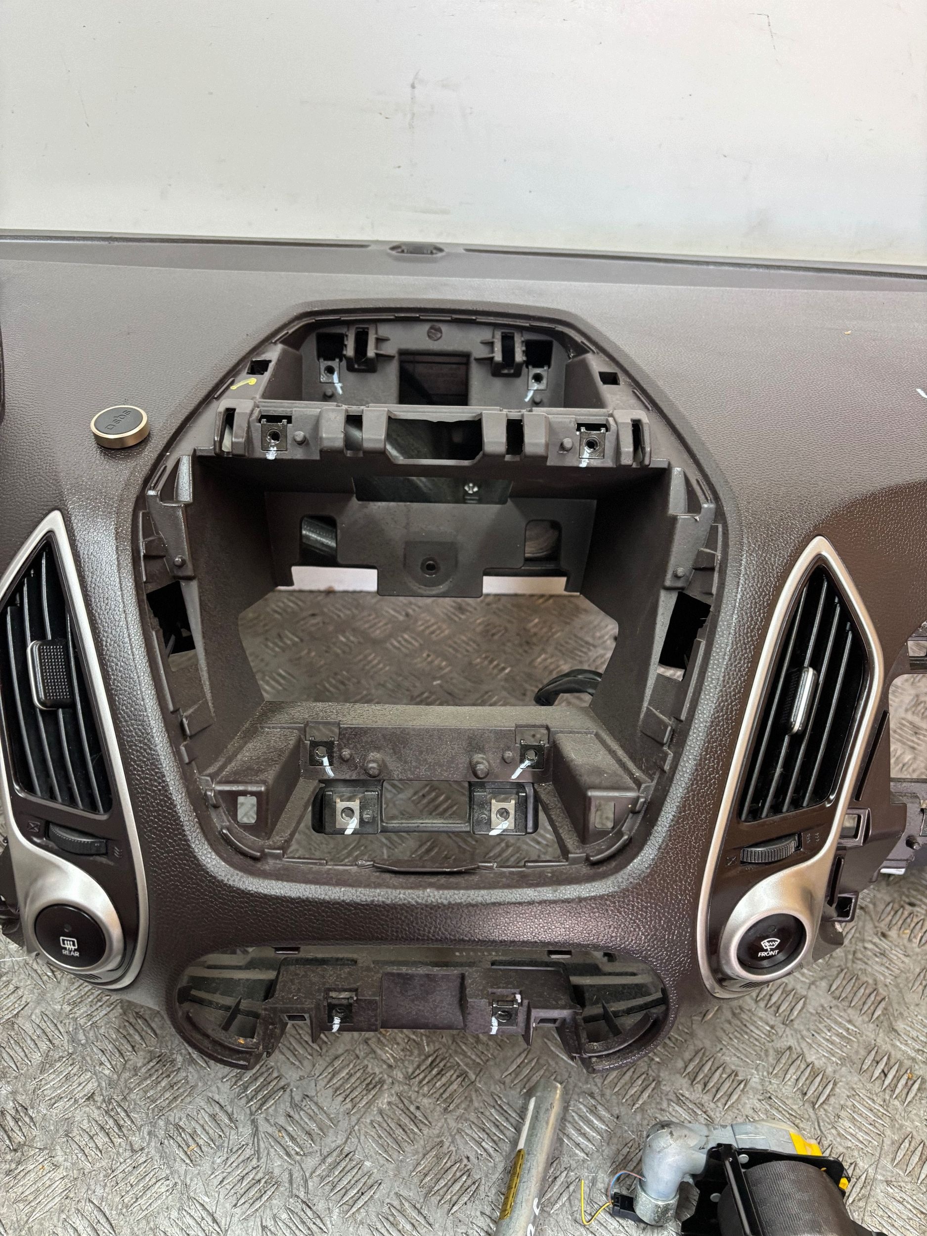 Dashboard console airbag spaners Hyundai IX35 image 5