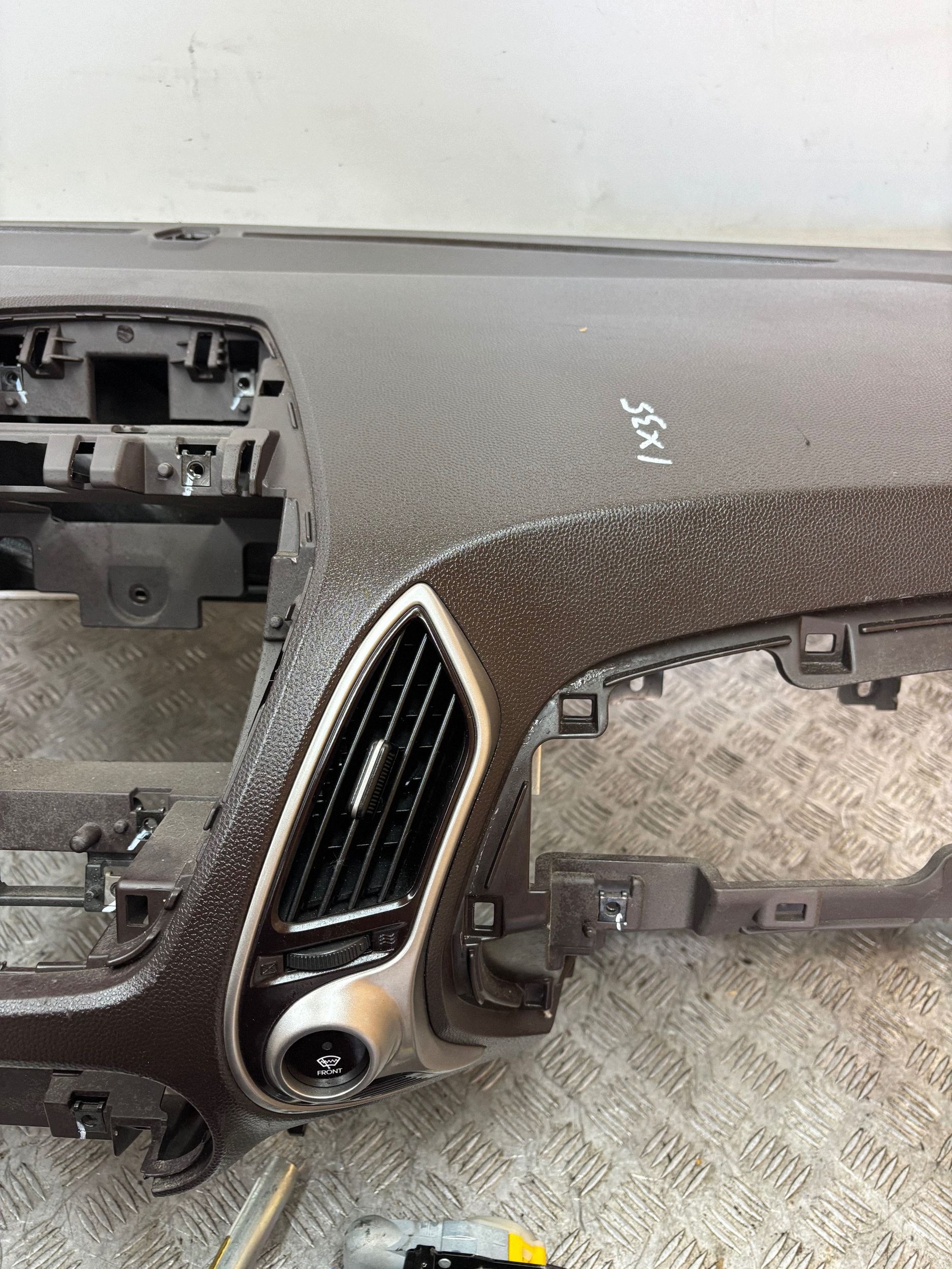 Dashboard console airbag spaners Hyundai IX35 image 6