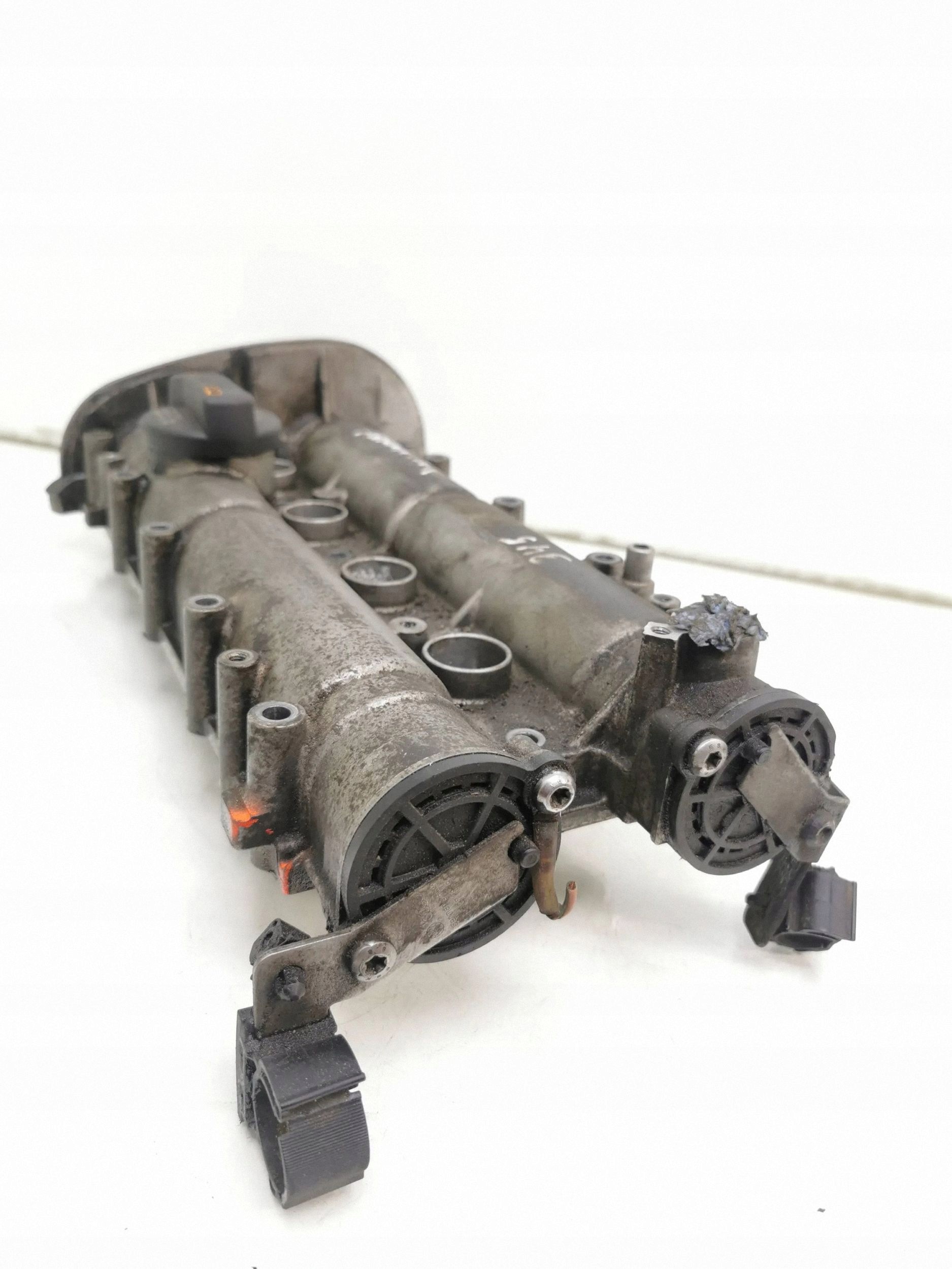 Kannen kansi VW Polo 1.4 16V OEM 036103475