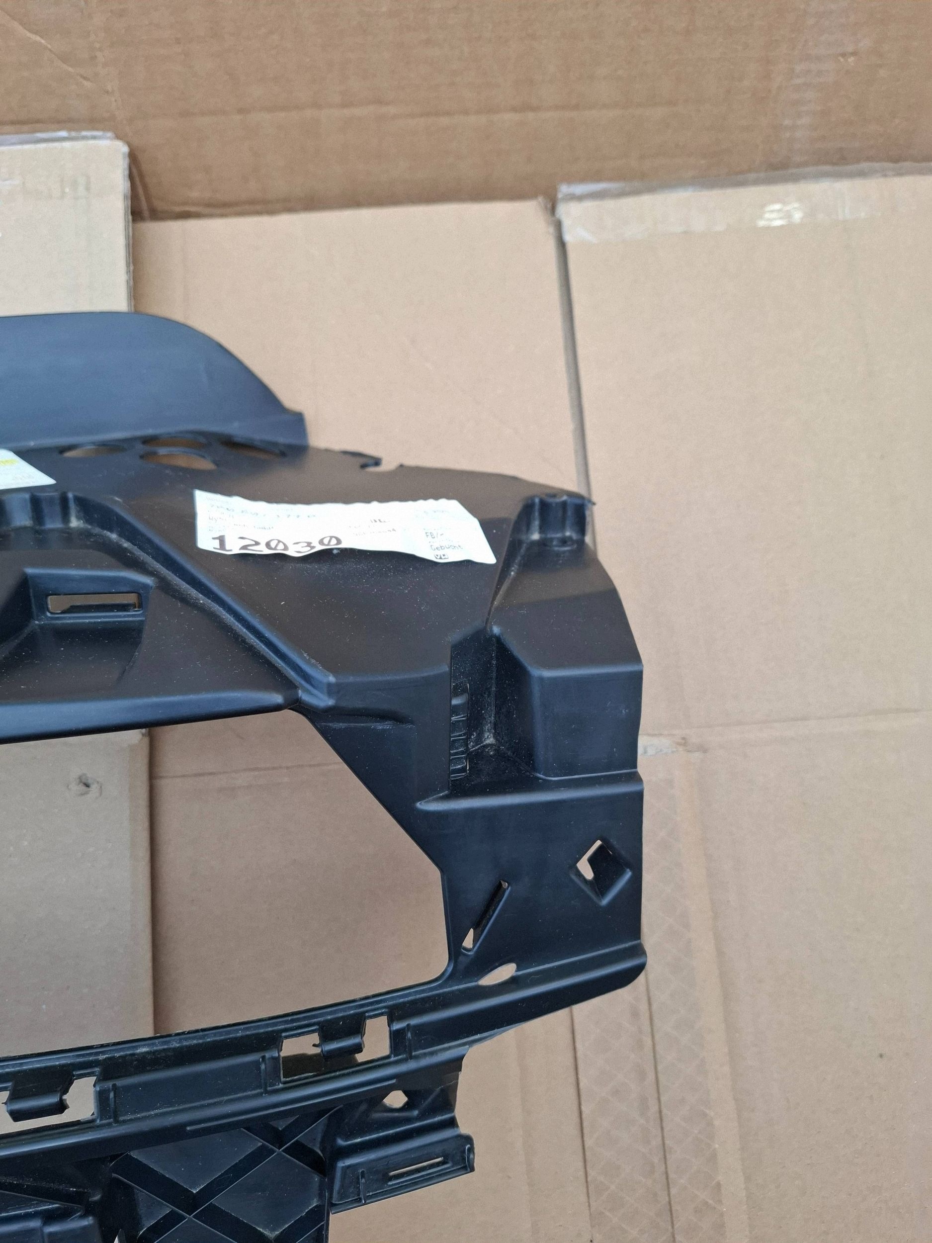 Suporte de Para-choque VW T6 Esquerdo Diant. OEM 7E0807177A image 6