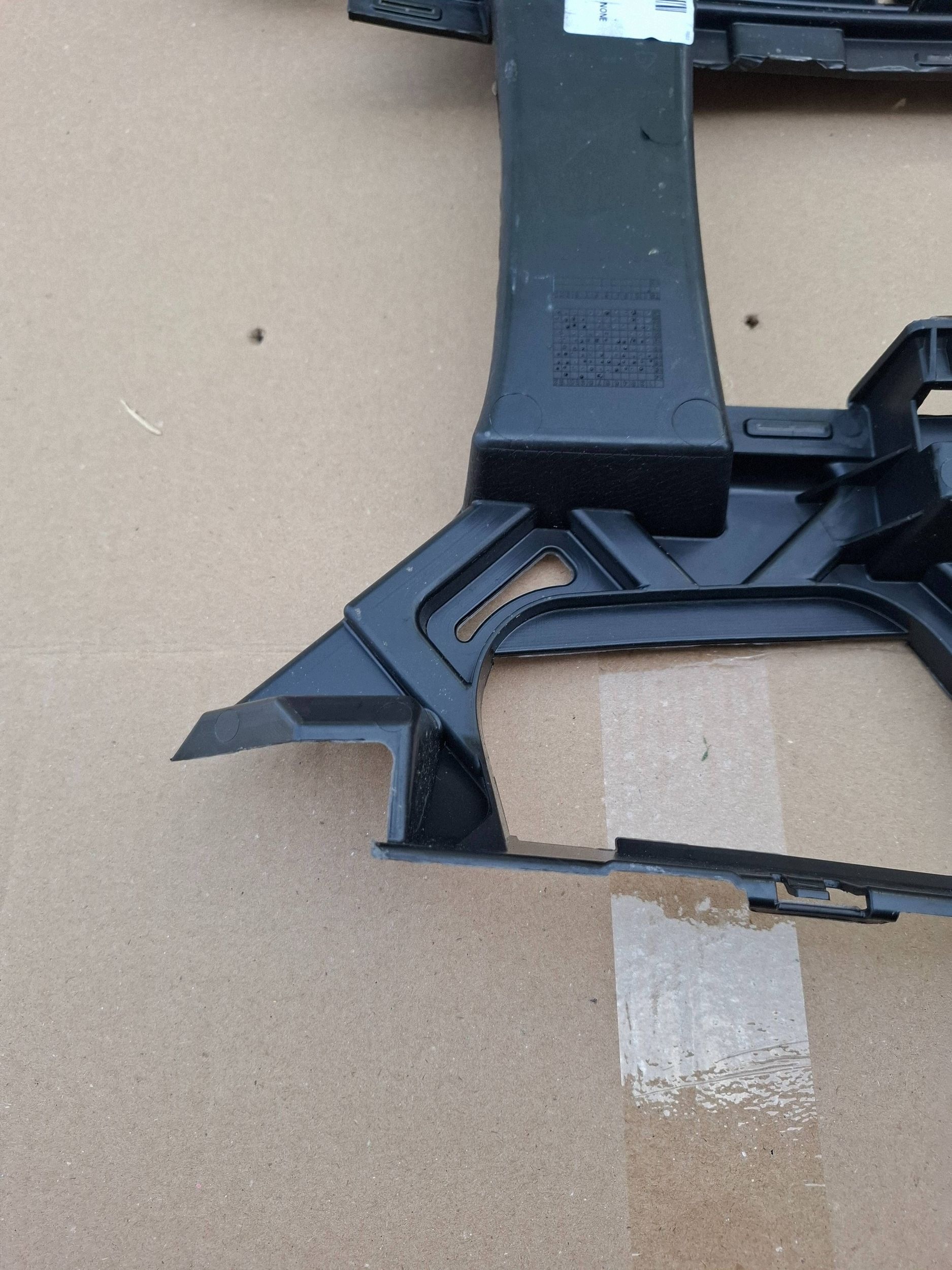 Suporte de Para-choque VW T6 Esquerdo Diant. OEM 7E0807177A image 9