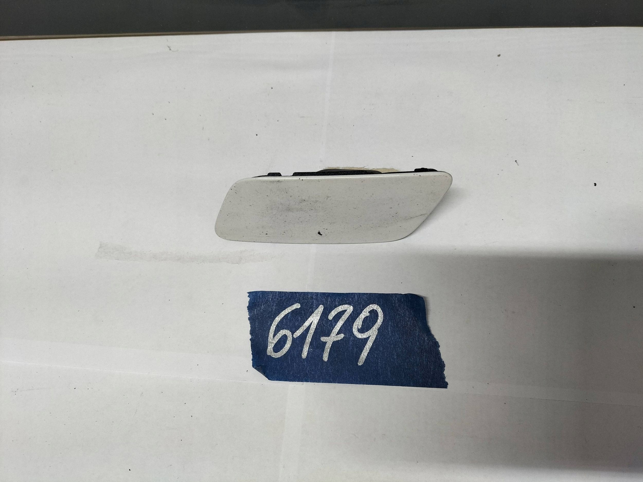 Cache lave-glace gauche VW Passat B7 CC 3C8 2012-2016 image 4