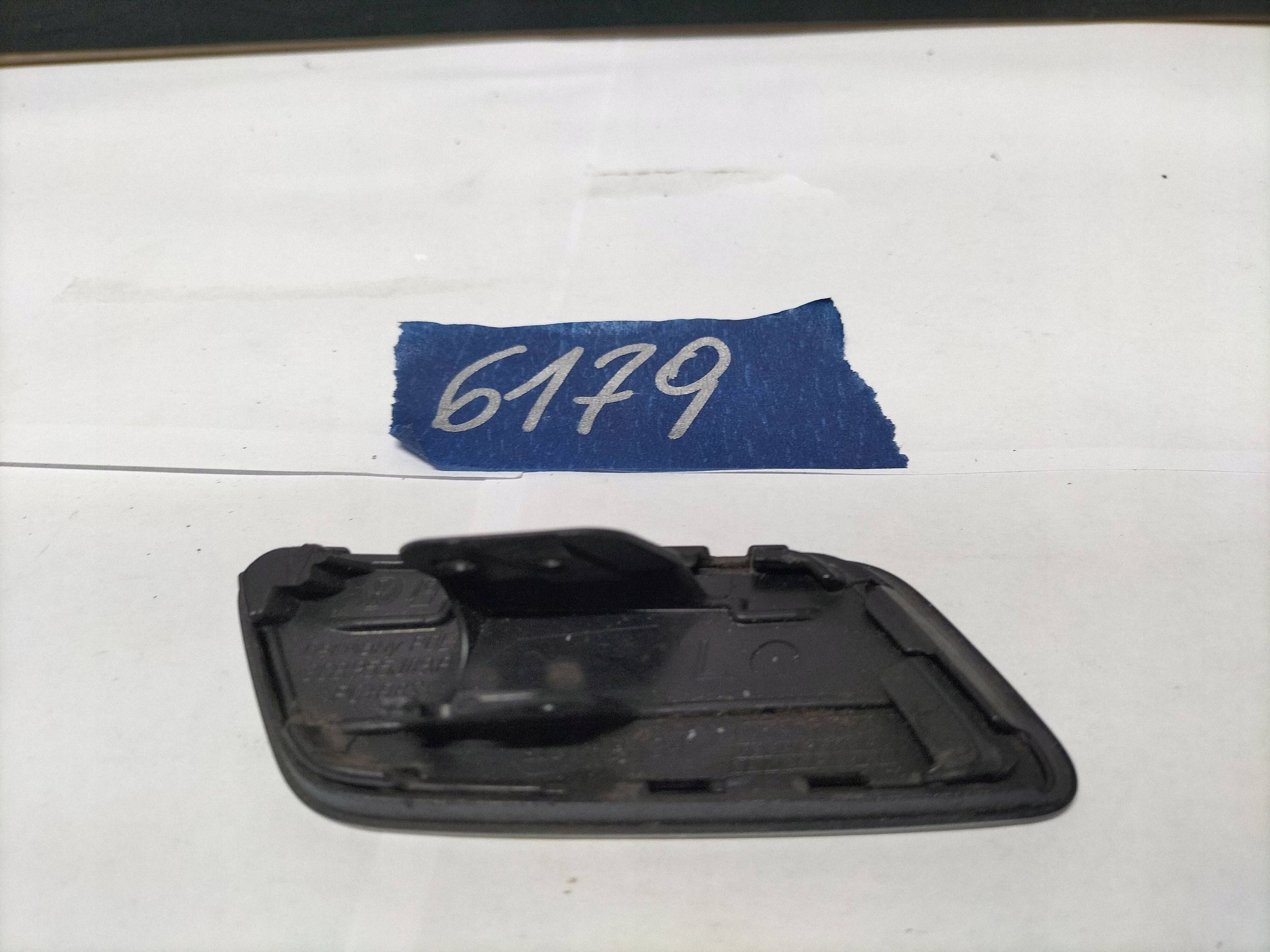 Cache lave-glace gauche VW Passat B7 CC 3C8 2012-2016 image 5