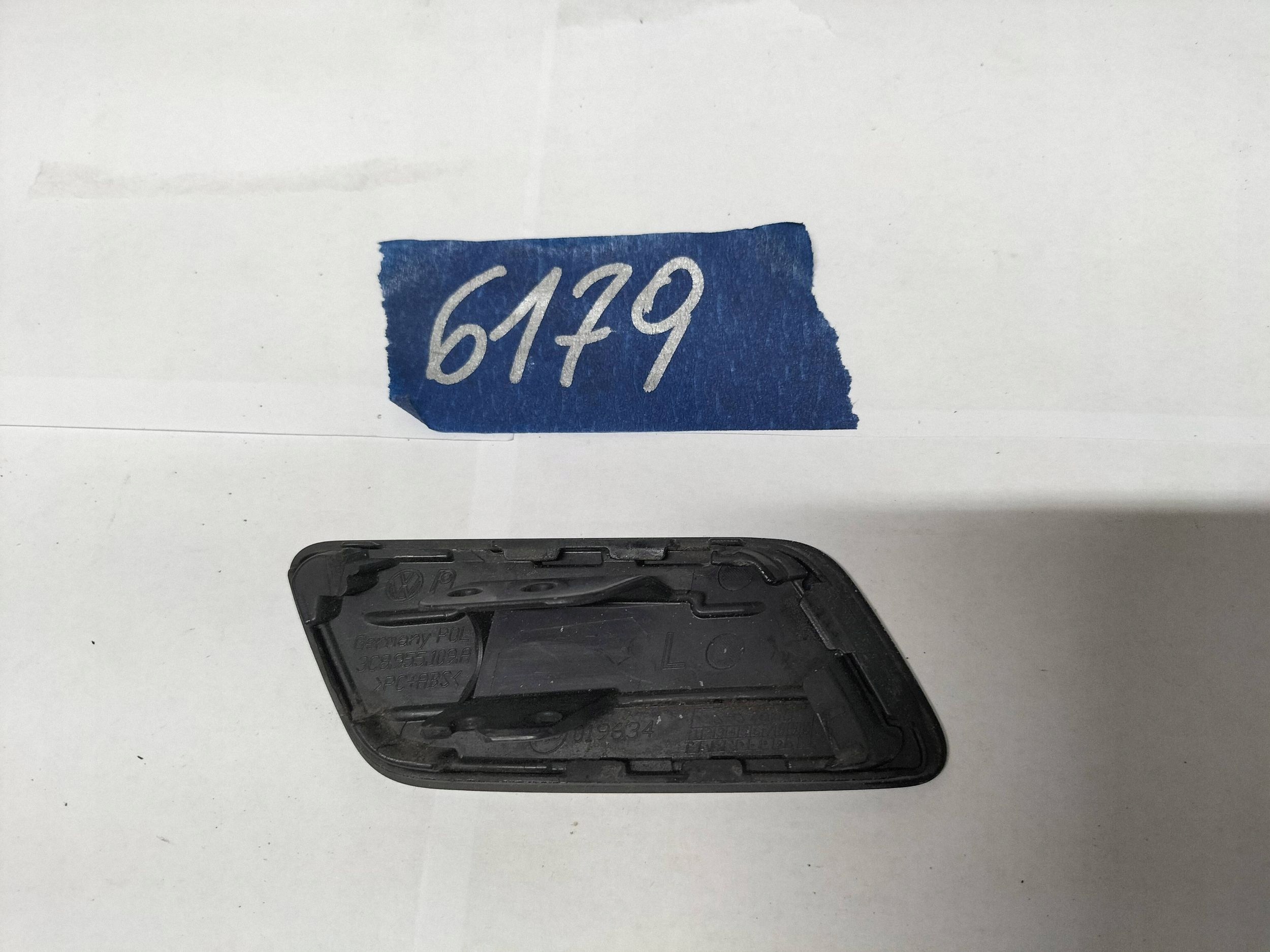 Cache lave-glace gauche VW Passat B7 CC 3C8 2012-2016 image 6