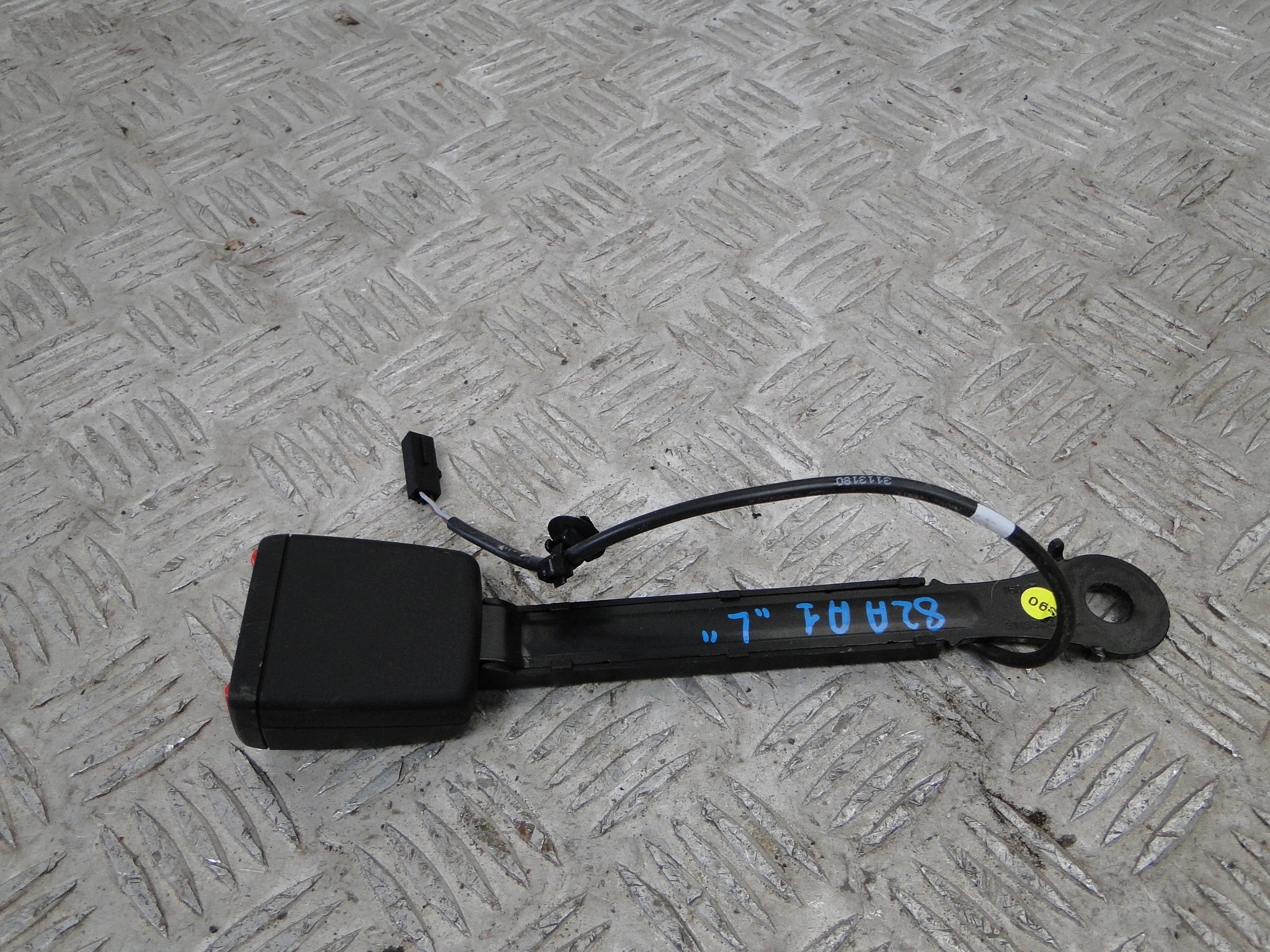Halterung Gurt vorne links Audi A1 II 82A
