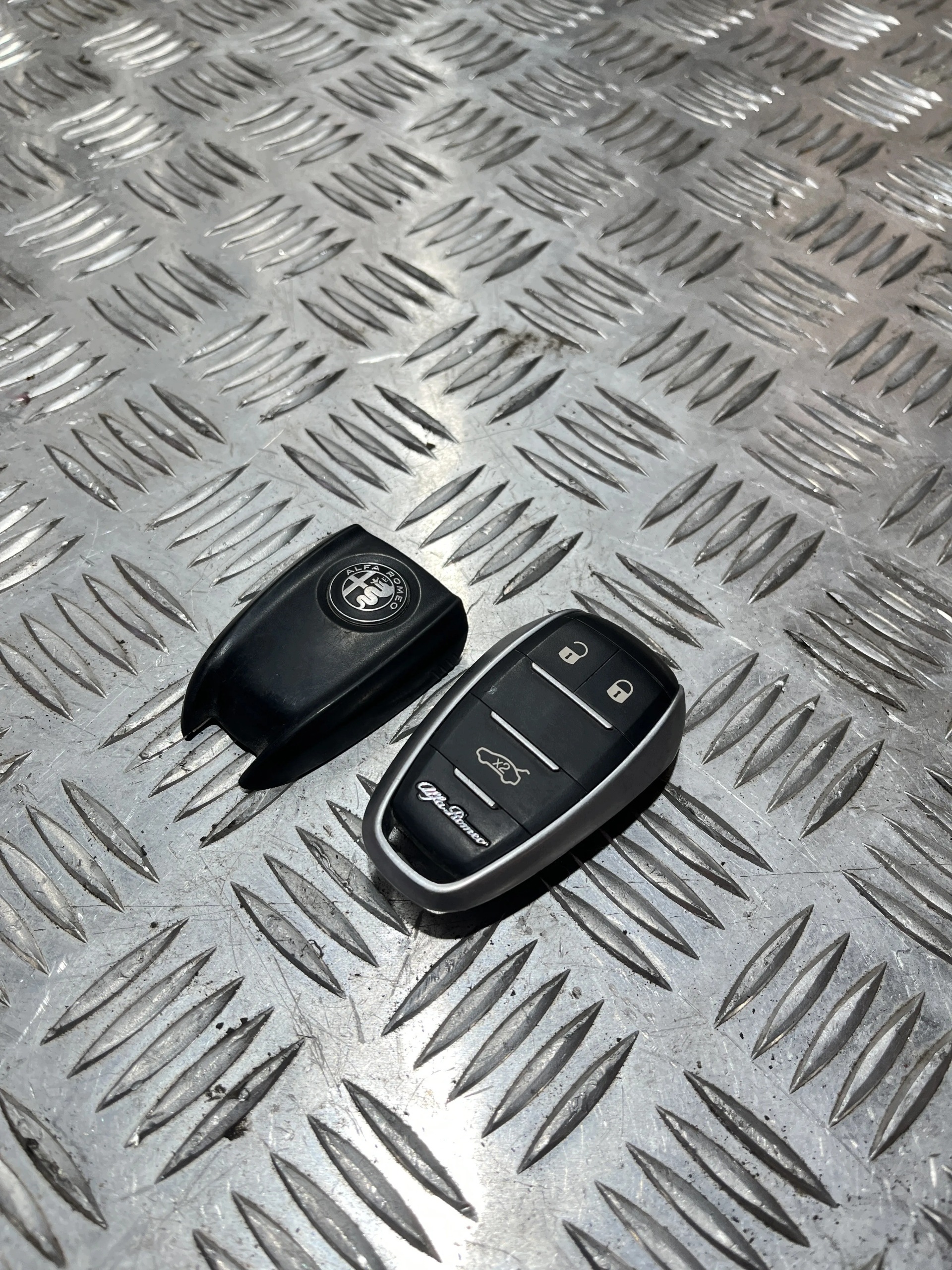 Clé Keyless Alfa Romeo Giulia A2C97634900 image 2