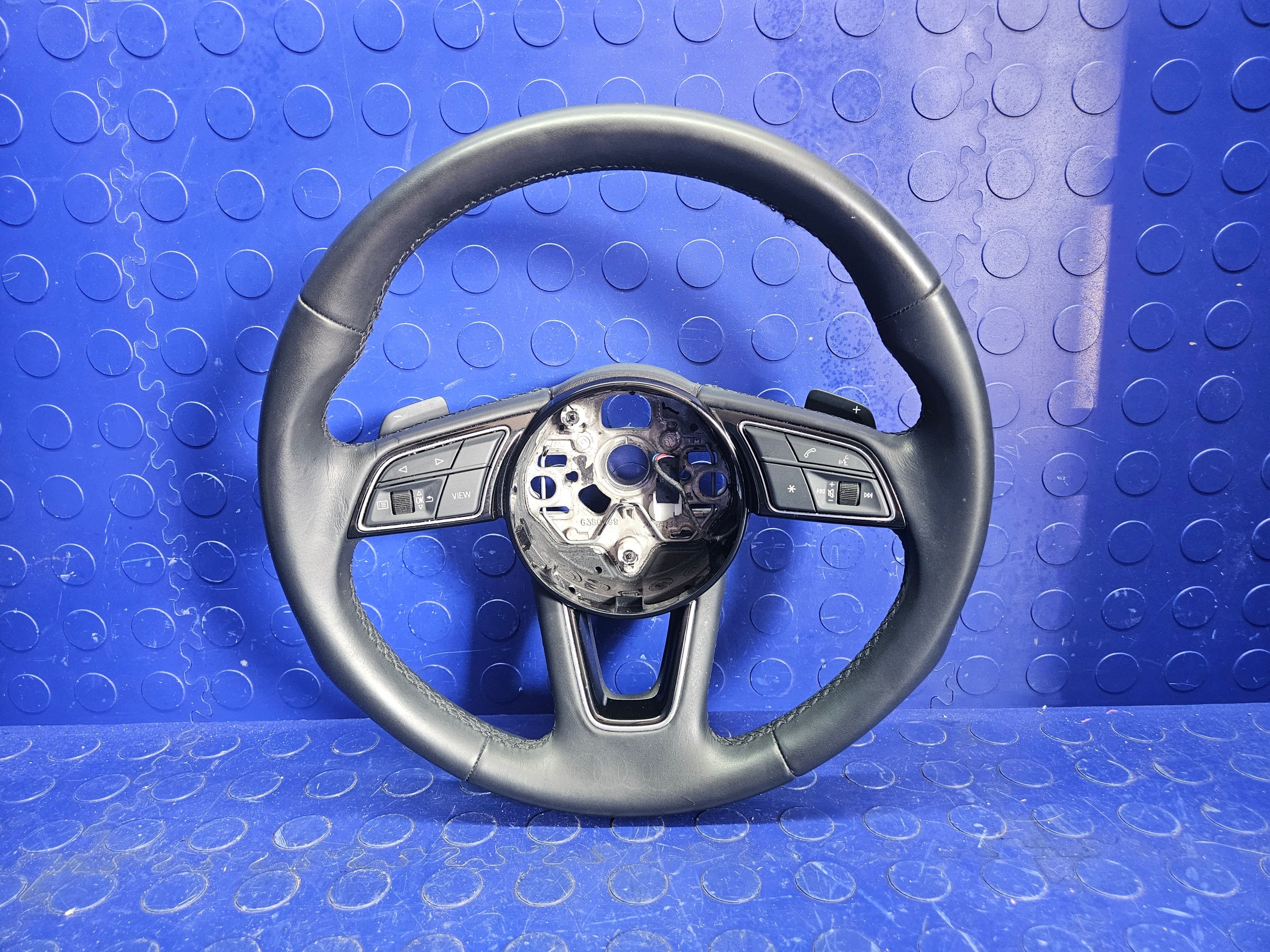 AUDI A3 8Y IDEAL SKIN DIRECTOR 82A419091AA