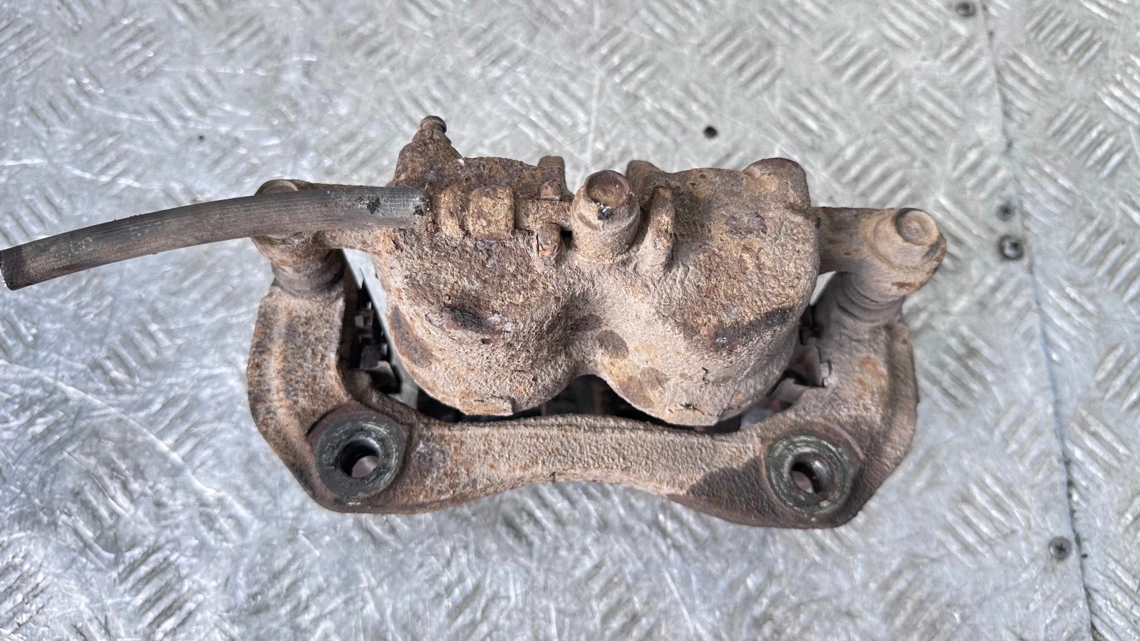 Bremszange rechts vorne Hyundai Santa Fé III 2.2D image 4