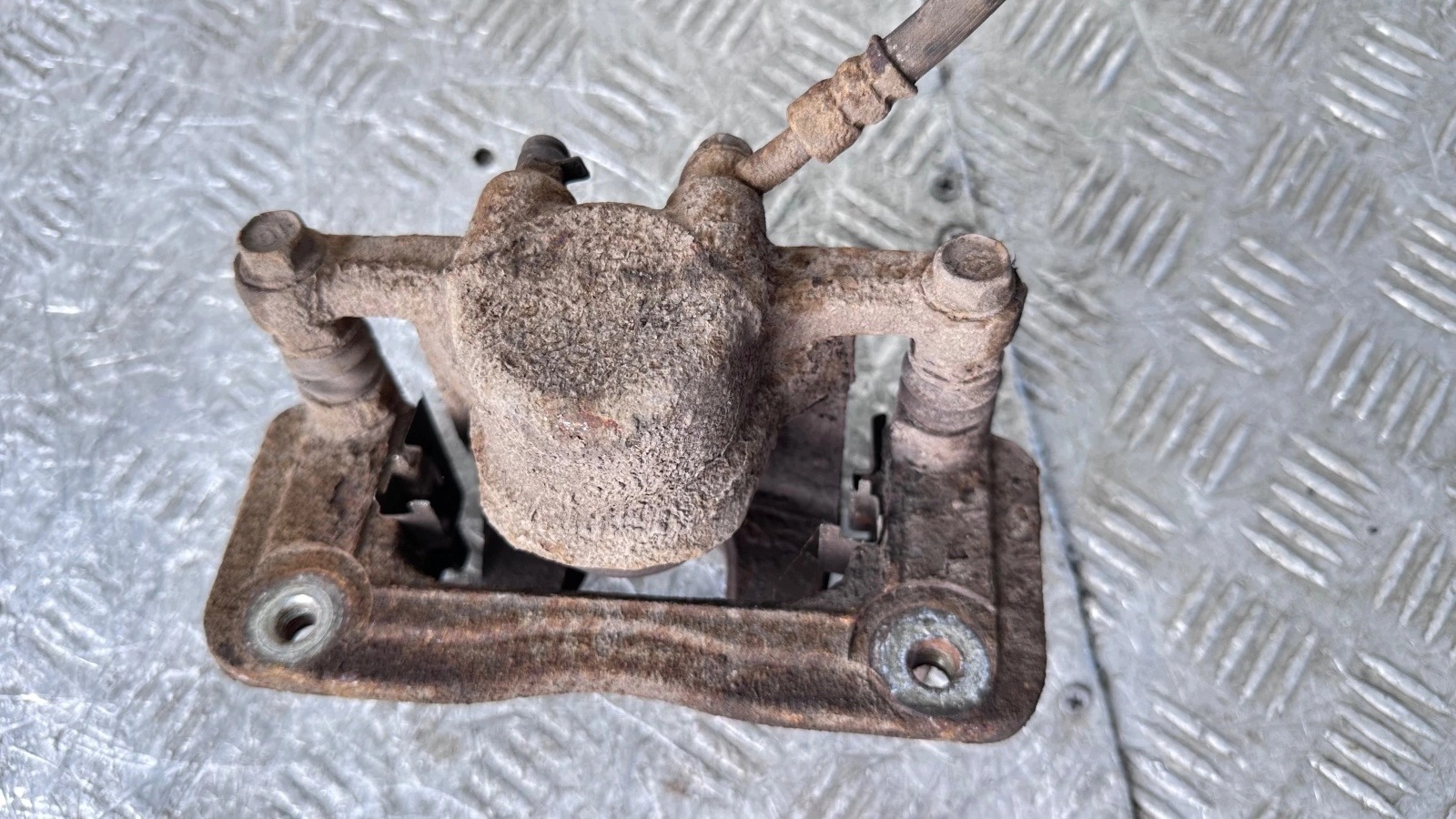 Bremszange rechts hinten Hyundai Santa Fé III 2.2D 14-20 image 4