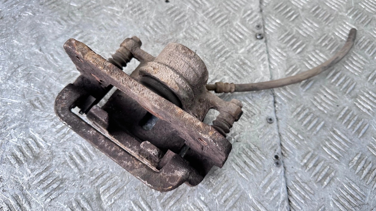Bremszange rechts hinten Hyundai Santa Fé III 2.2D 14-20 image 7