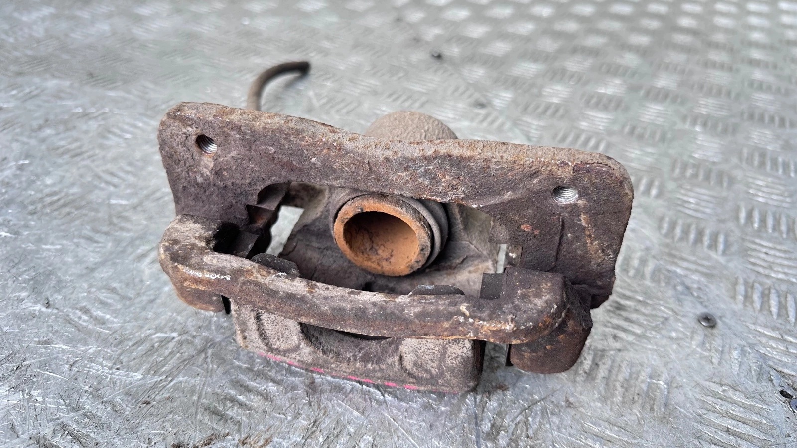 Bremszange links hinten Hyundai Santa Fé III 2.2D 14-20 image 5