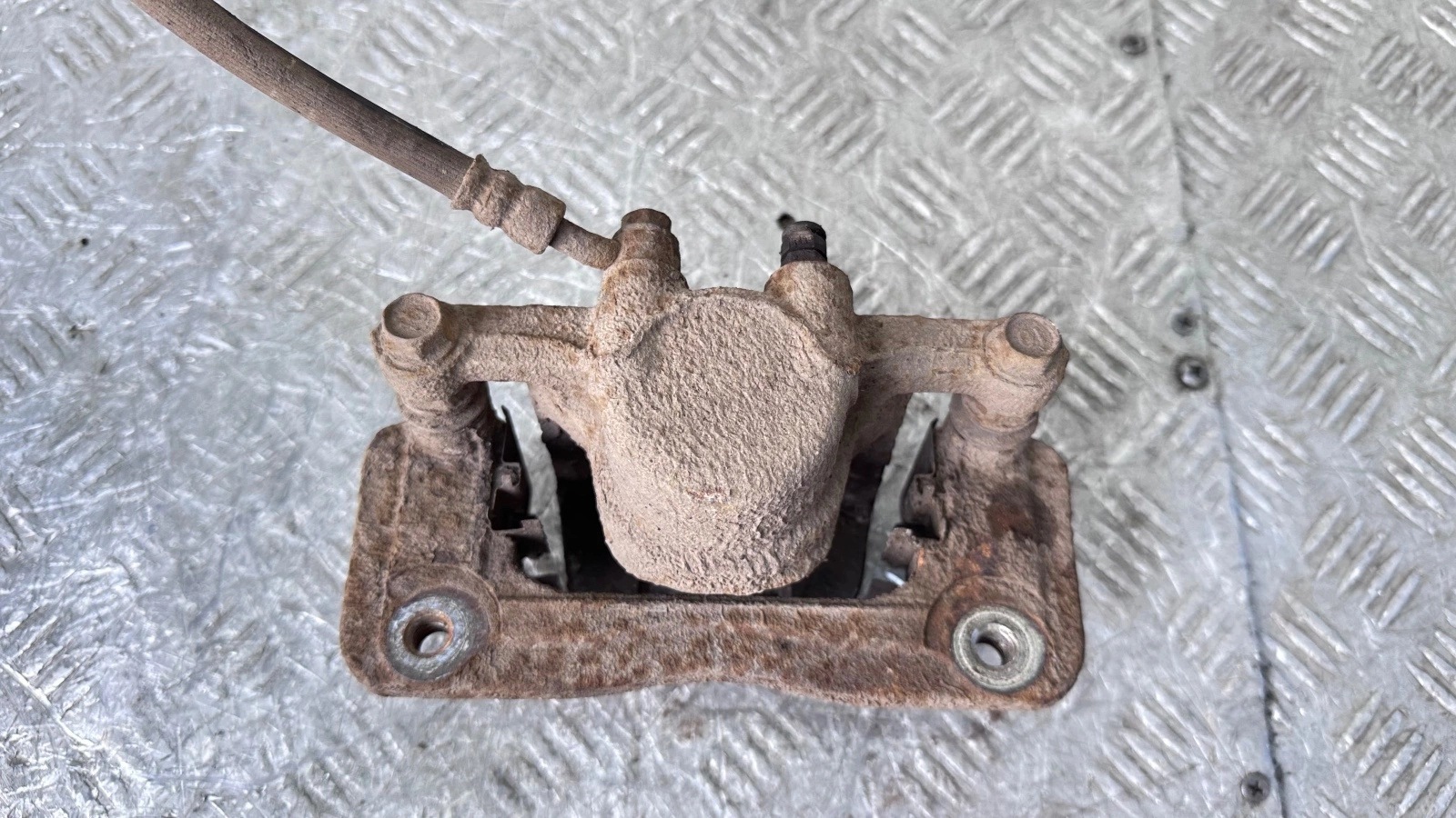 Bremszange links hinten Hyundai Santa Fé III 2.2D 14-20 image 6
