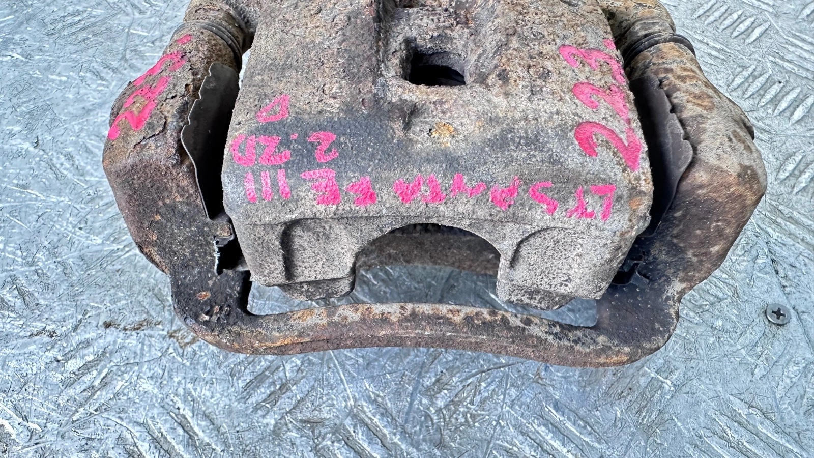 Bremszange links hinten Hyundai Santa Fé III 2.2D 14-20 image 8