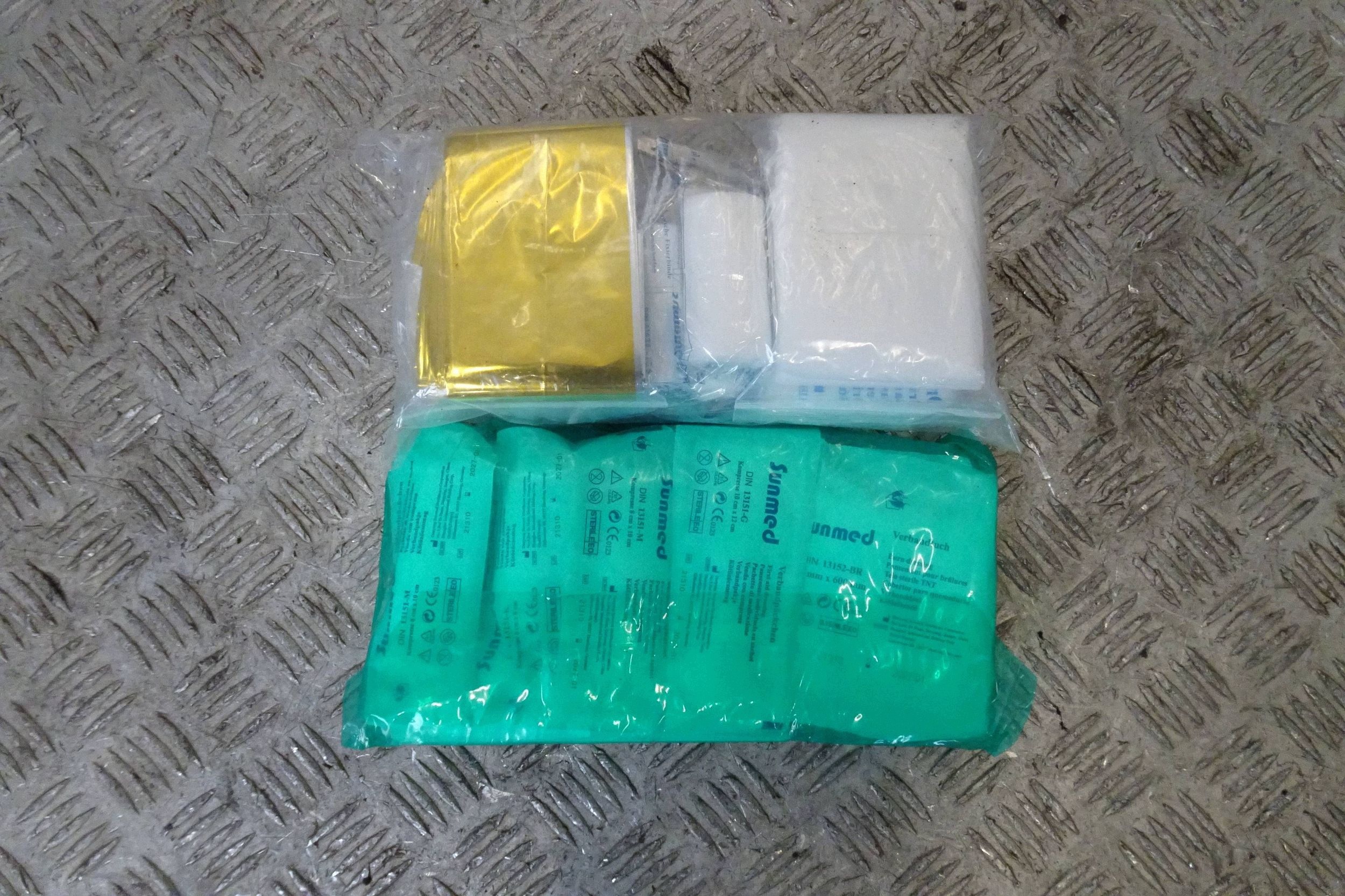 KIA NIRO II FIRST AID