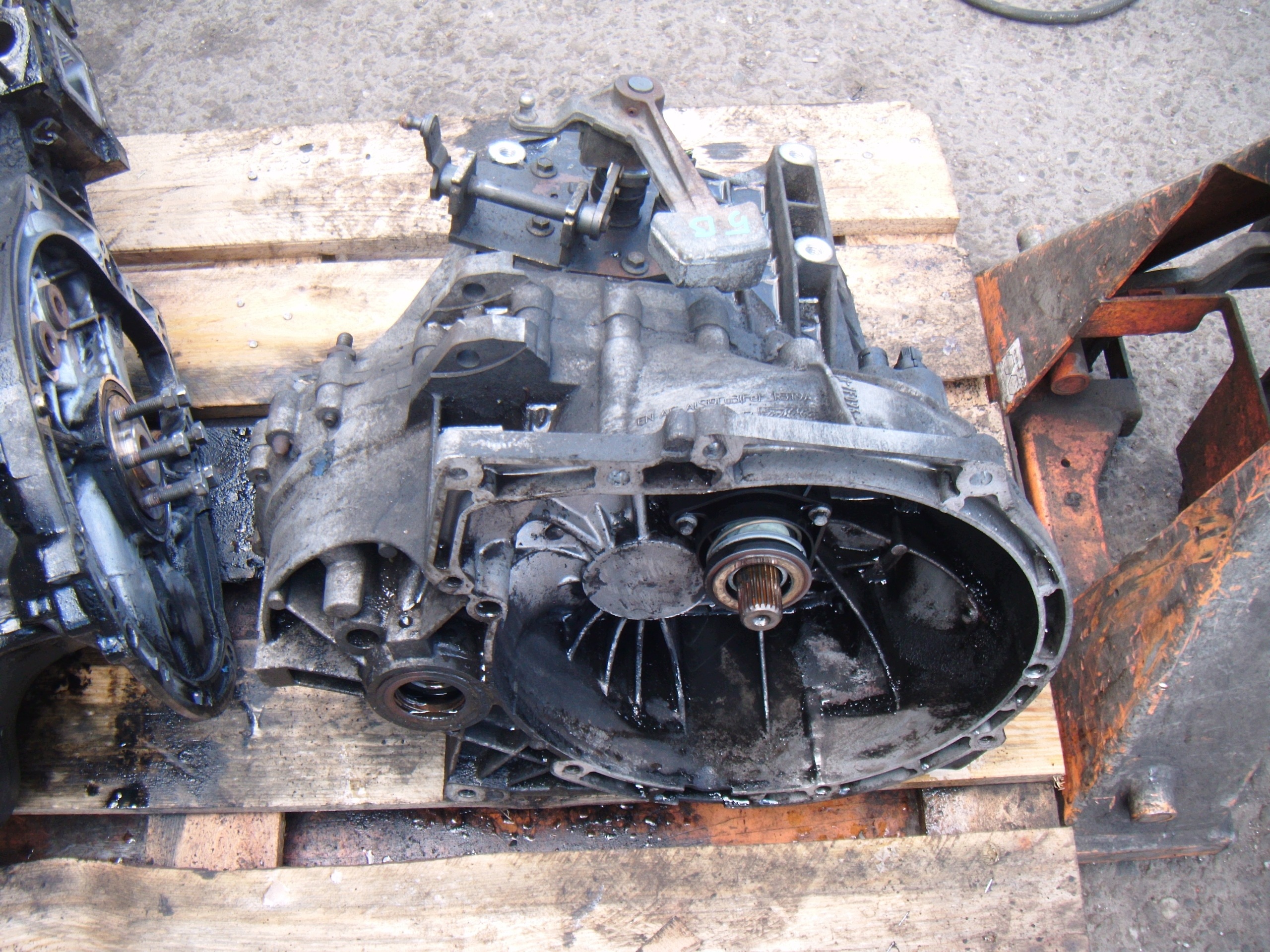 Volvo V50 1.6 TD Schaltgetriebe 6M5R7002YF image 3