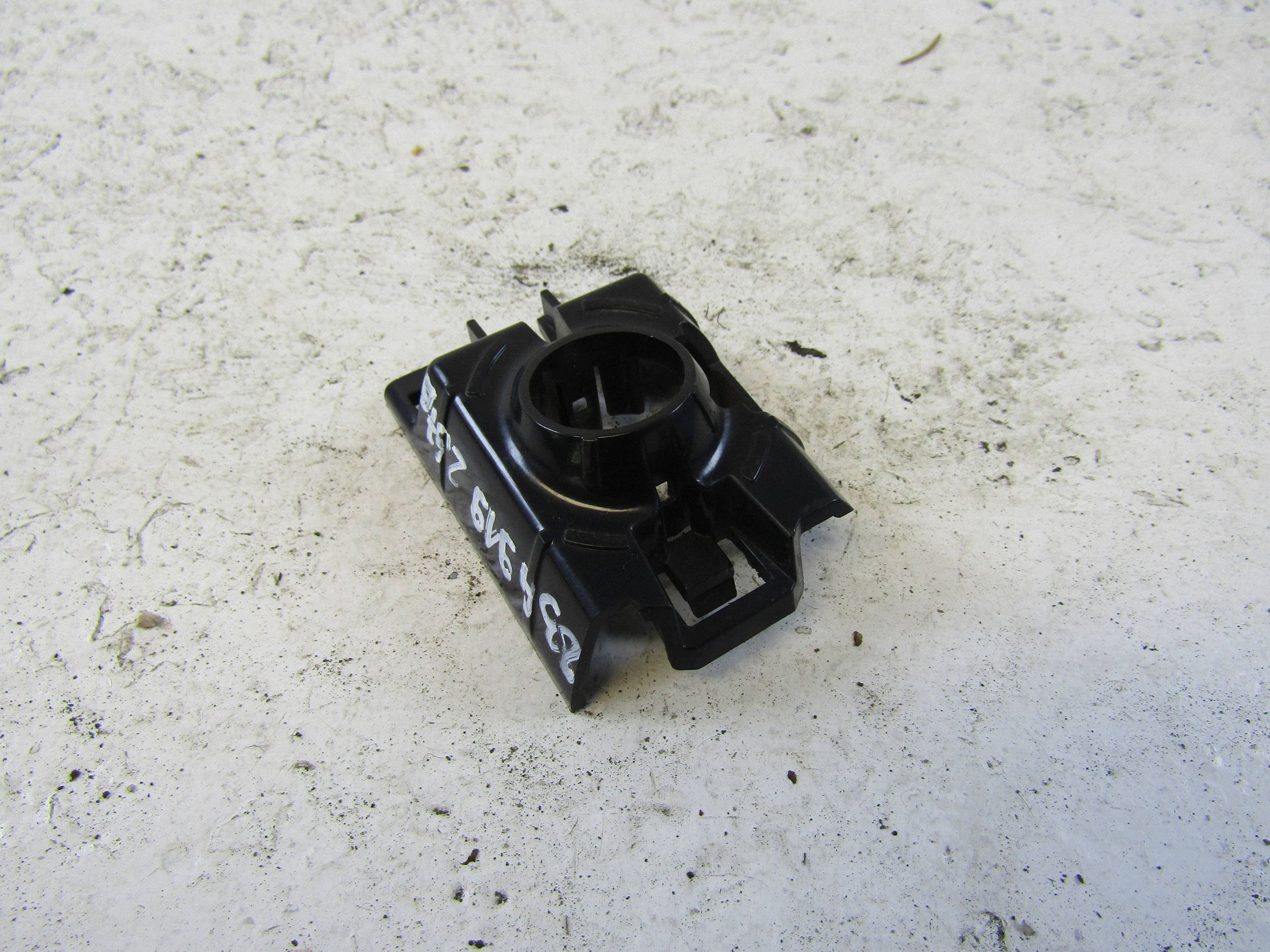 Support capteur de stationnement Audi Q3 83A919267B image 3