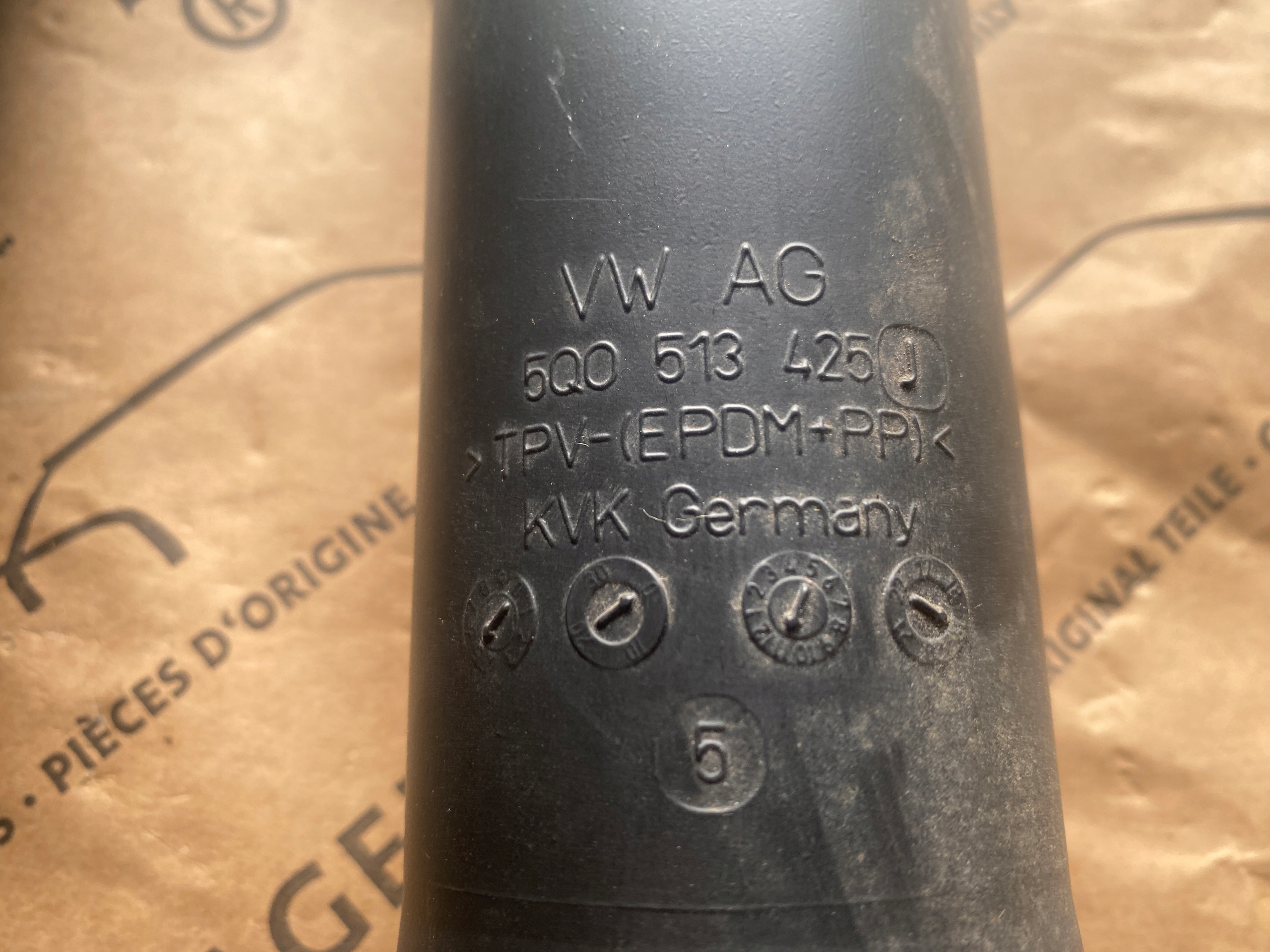 Amortecedor Traseiro Audi Q3 83A OEM 5QF513049BL QBG image 8