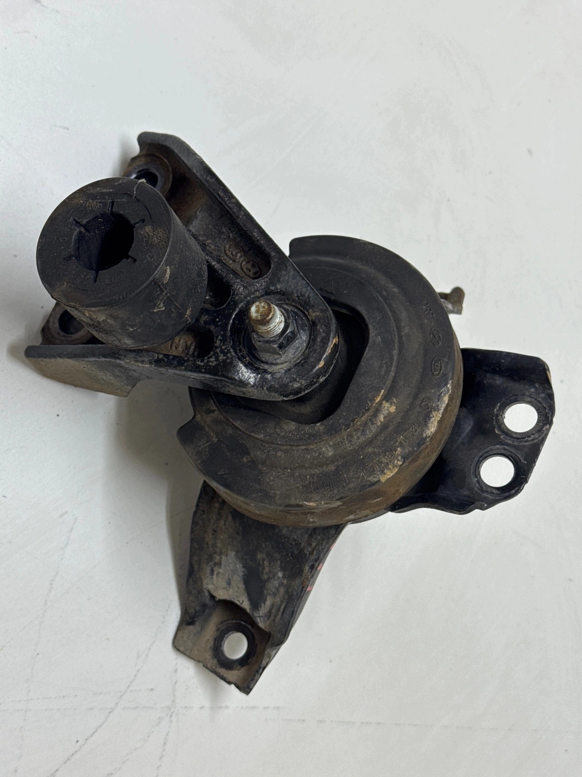 Moottorin kiinnitys Hyundai Santa Fé III 2.2D 14-20