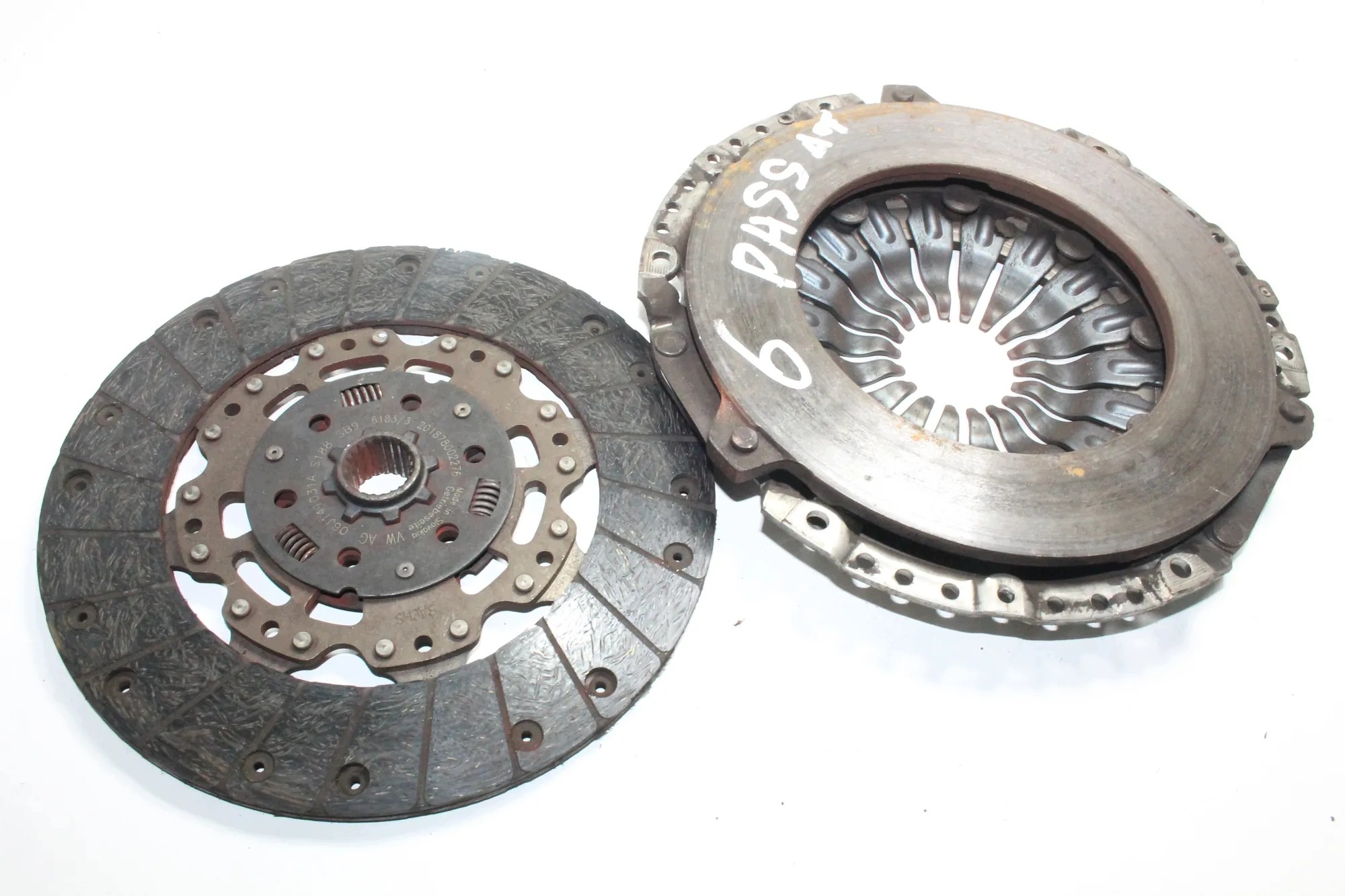 Plaque de pression d'embrayage VW CC B7 2.0L 06J141031A image 3