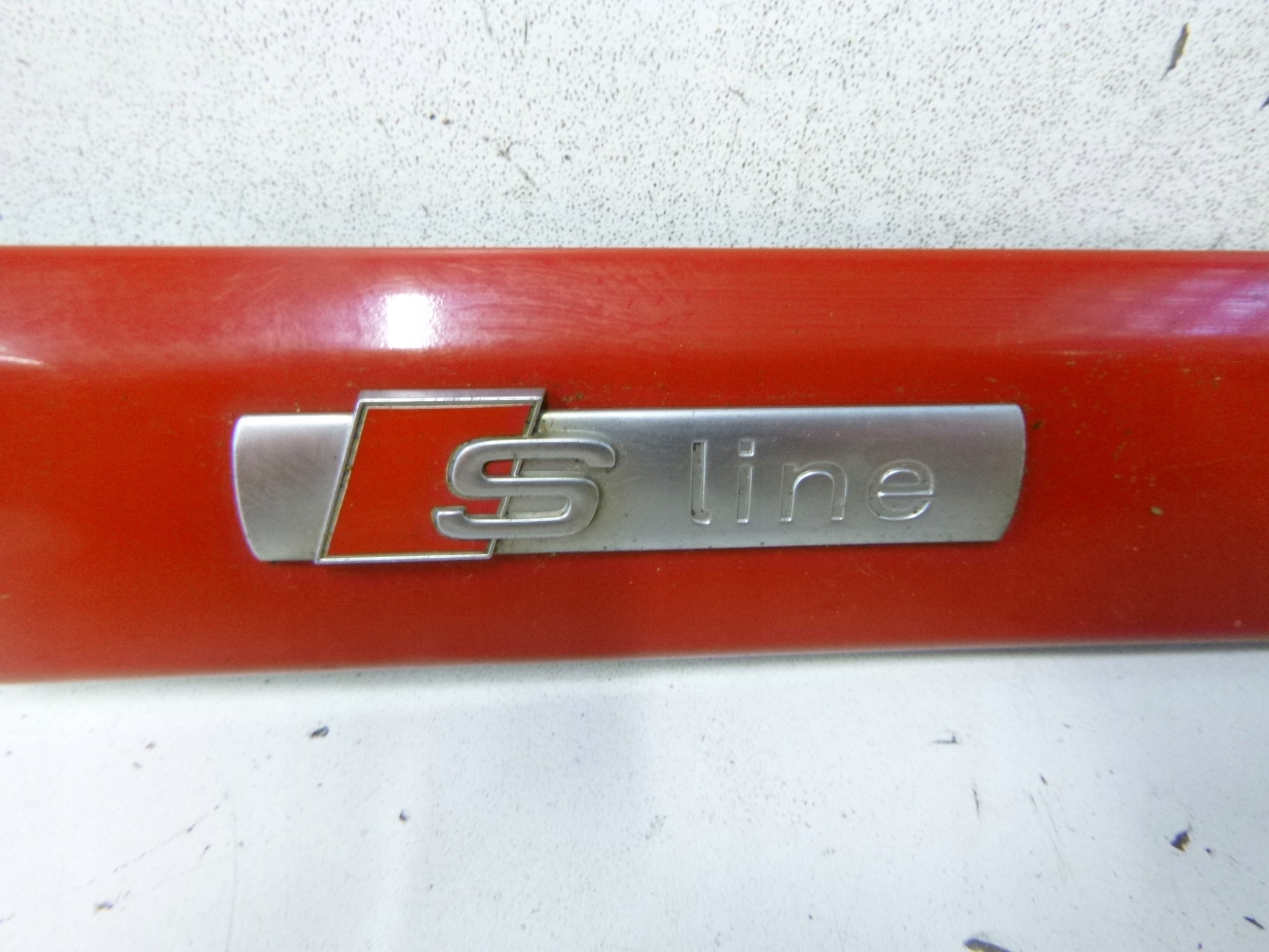Audi A4 B7 S Line Liste Porte AR Droit 8E0853964 image 4