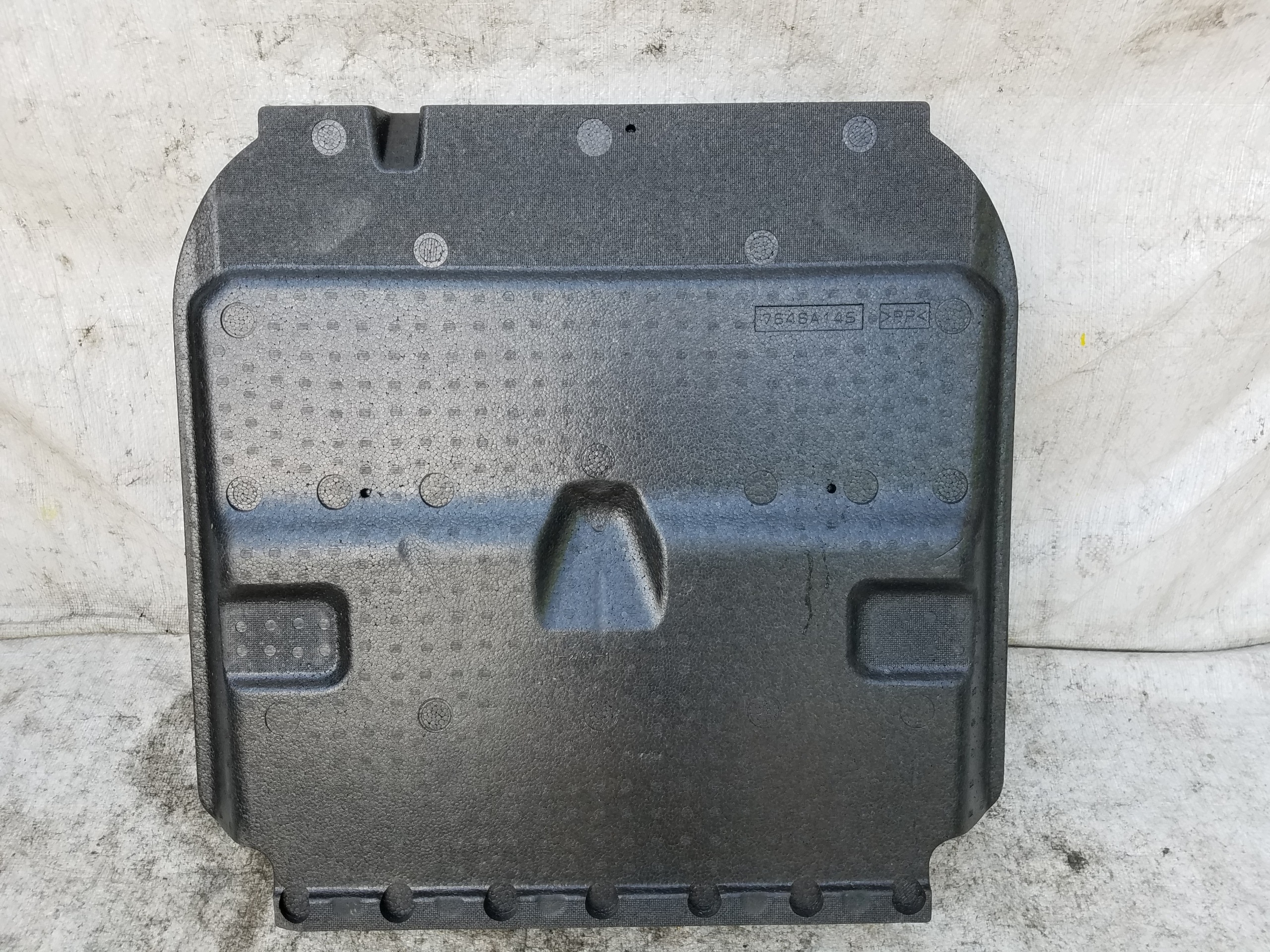 STYROPIAN CONTRIBUTION OF MITSUBISHI ASSISTANT LIFT 7646A145