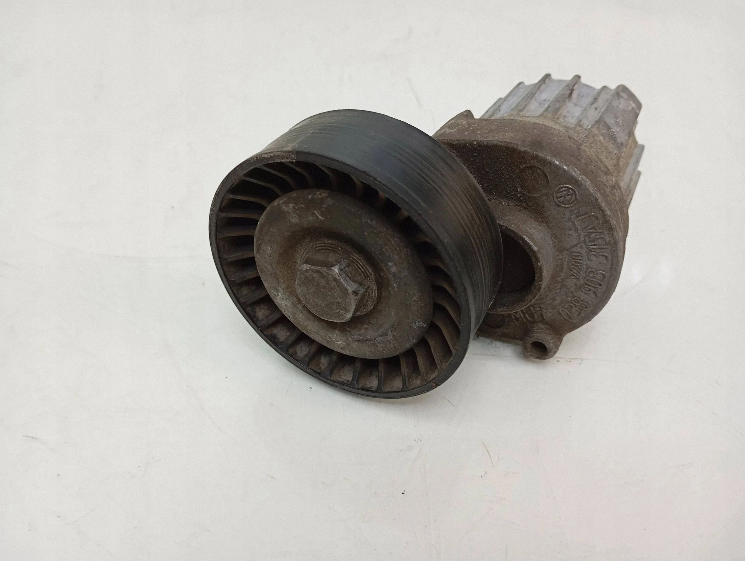2014 VW Passat B7 Spanrol Alternator 038903315AJ image 2