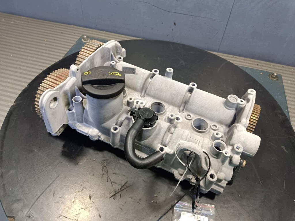 Culasse Skoda Fabia III 1.0 MPI 04C103479A image 2