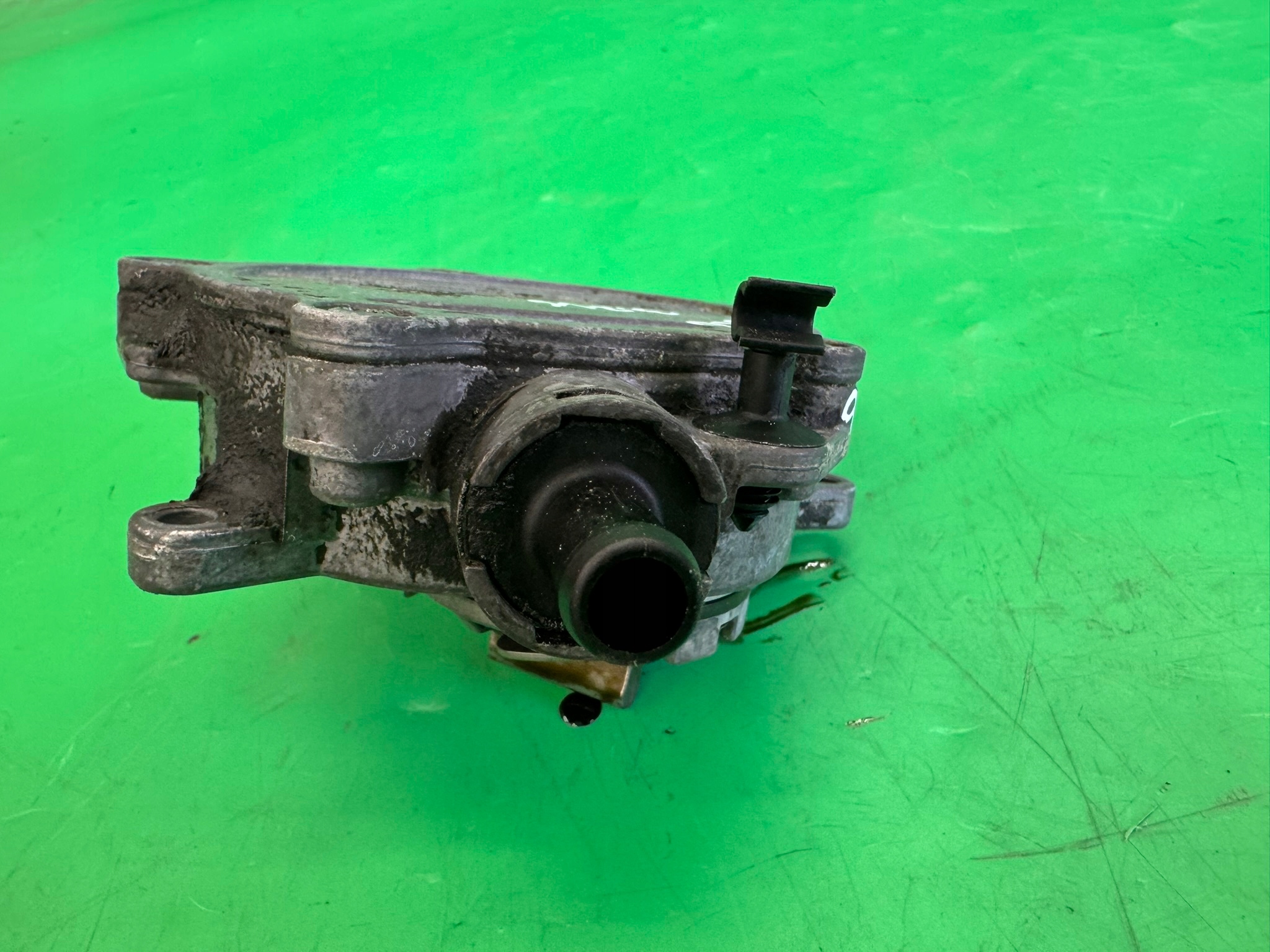 Vacuümpomp Audi A6 S6 C6 06E145100D image 3