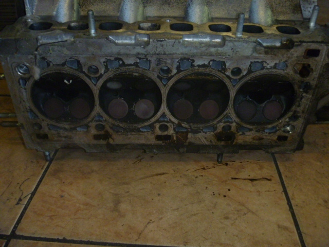 RENAULT LAGUNA II 2.0 16V Sylinterikansi 8200157269