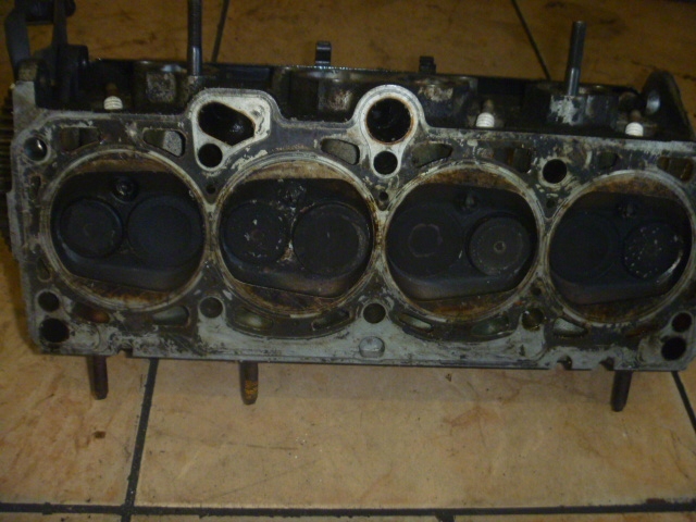 VW Golf IV 1.6 Sylinterikansi 06B103373A