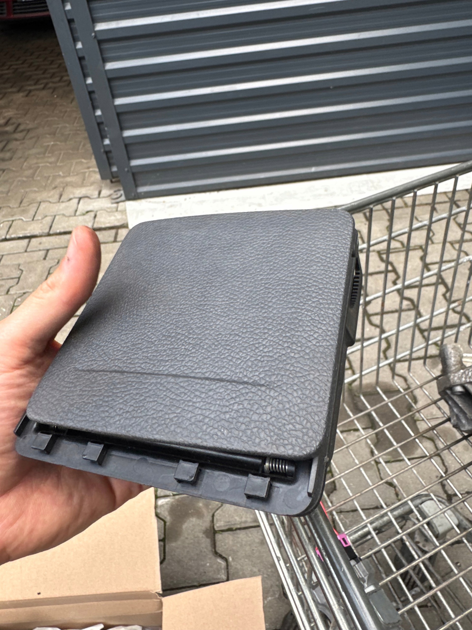 Drink stand in tunnel back armrest VW Golf V 5 1K0862532F