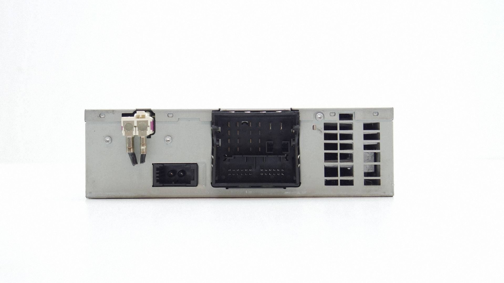 Audi A4 B8 Radio Tuner Modul WAH45521 image 4