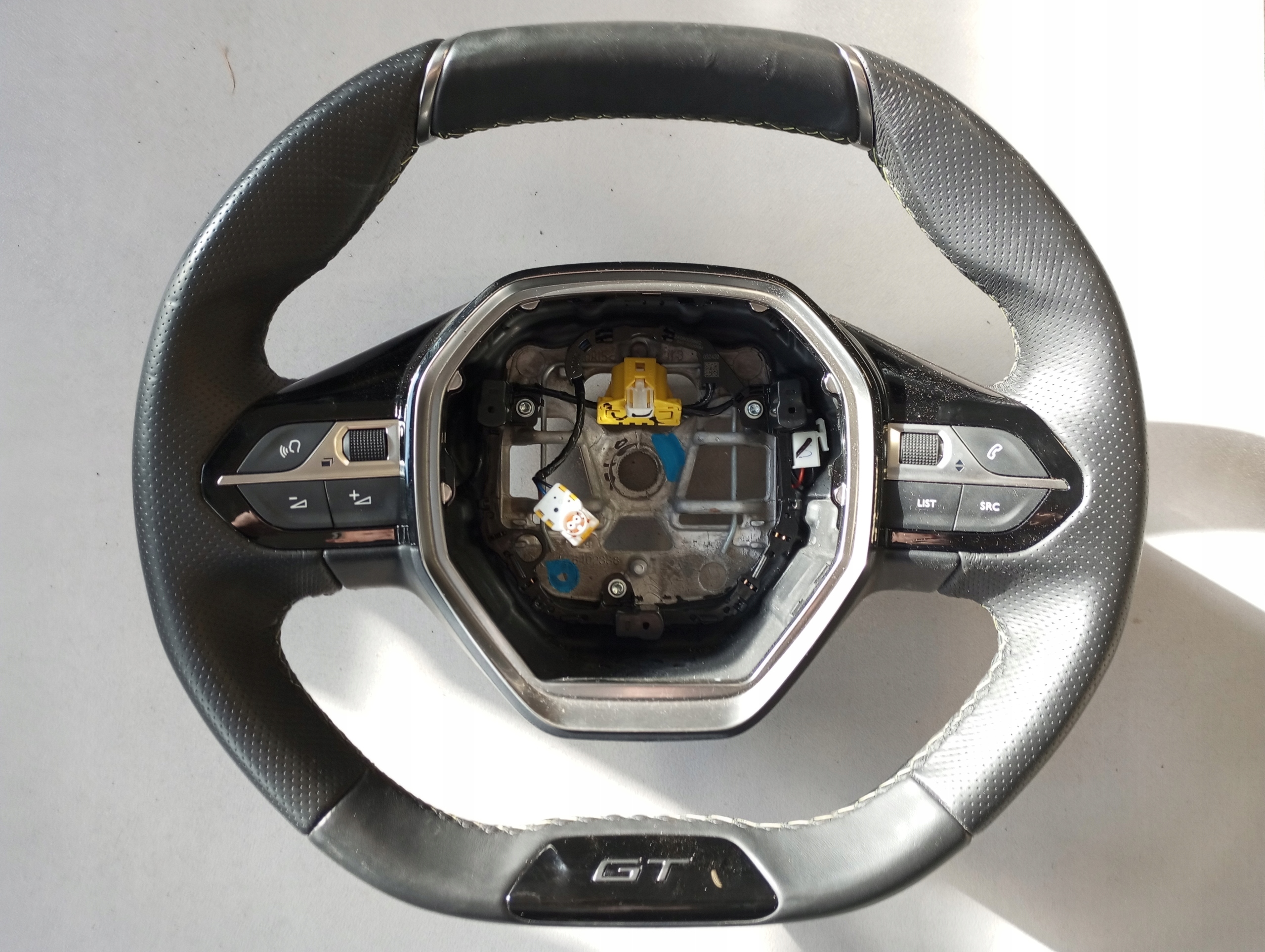 Steering wheel Peugeot 2008 GT