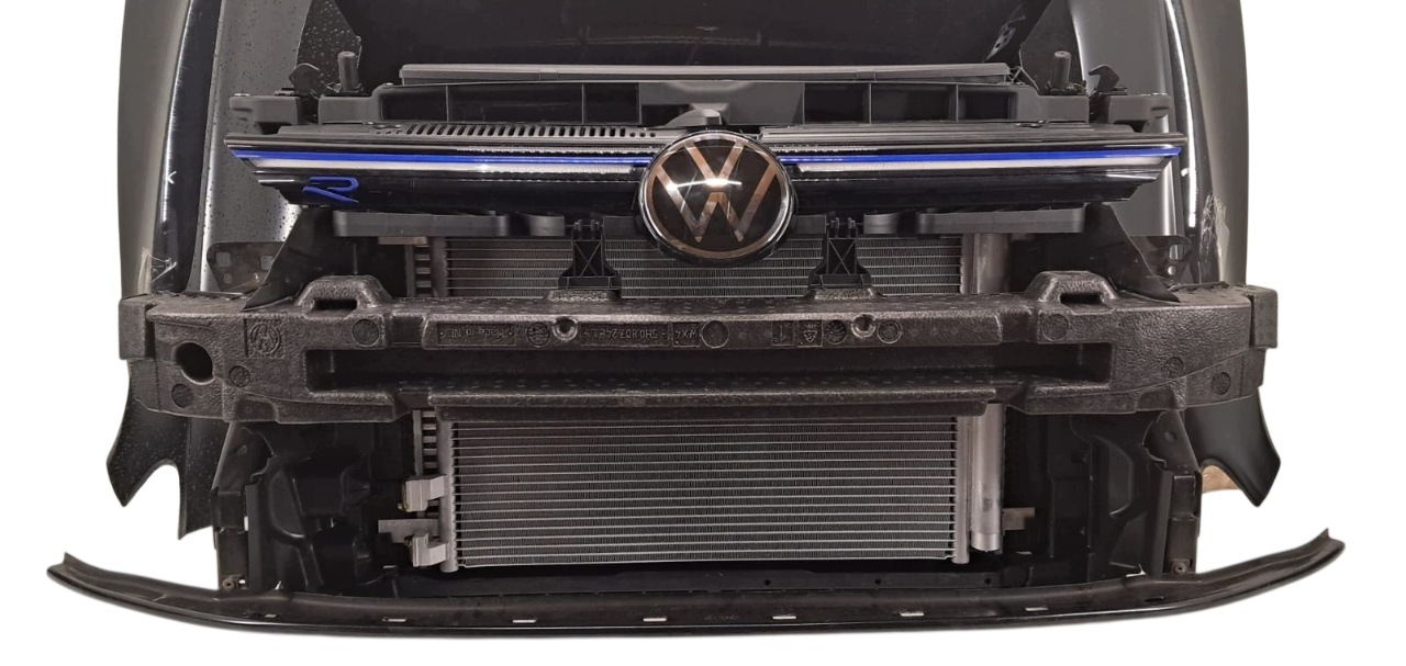 VW Golf 8 R etuosa, käytetty, OEM 18813858090