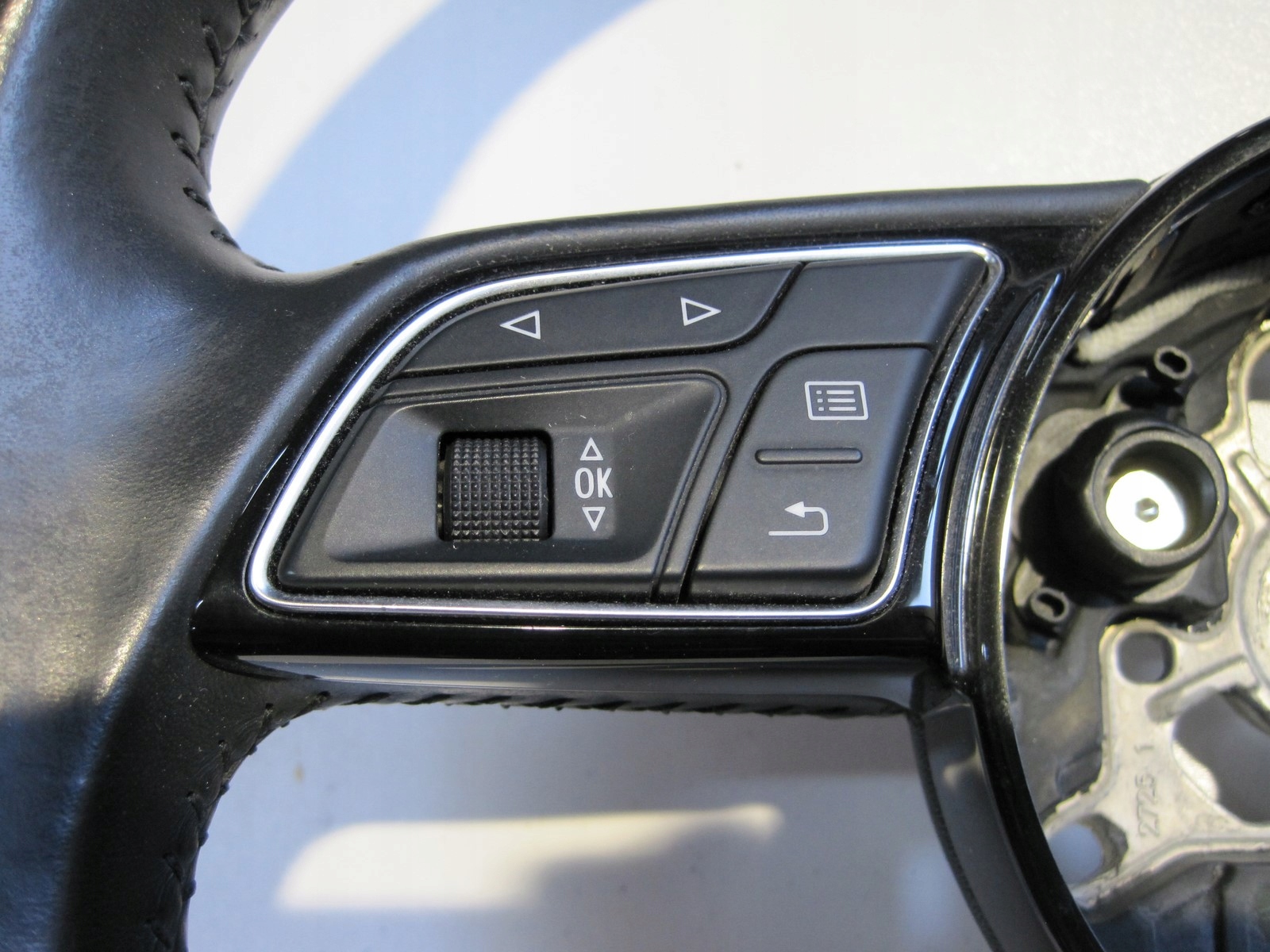 AUDI Q2 81A Steering wheel image 3