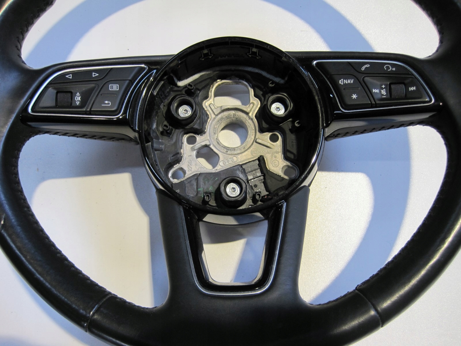 AUDI Q2 81A Steering wheel image 4
