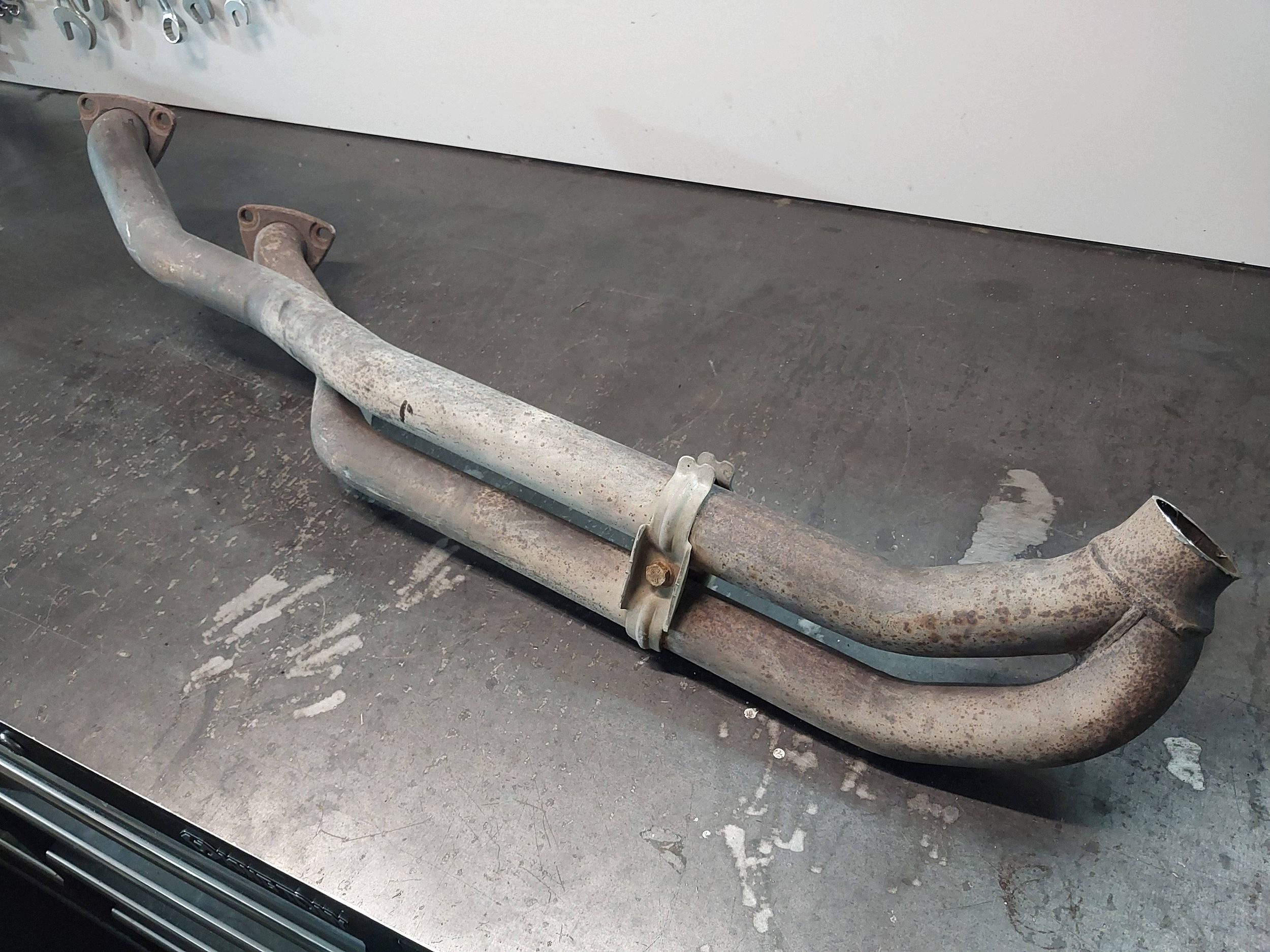 Front Muffler BMW 5 E39 520i M52B20 OEM 1427027