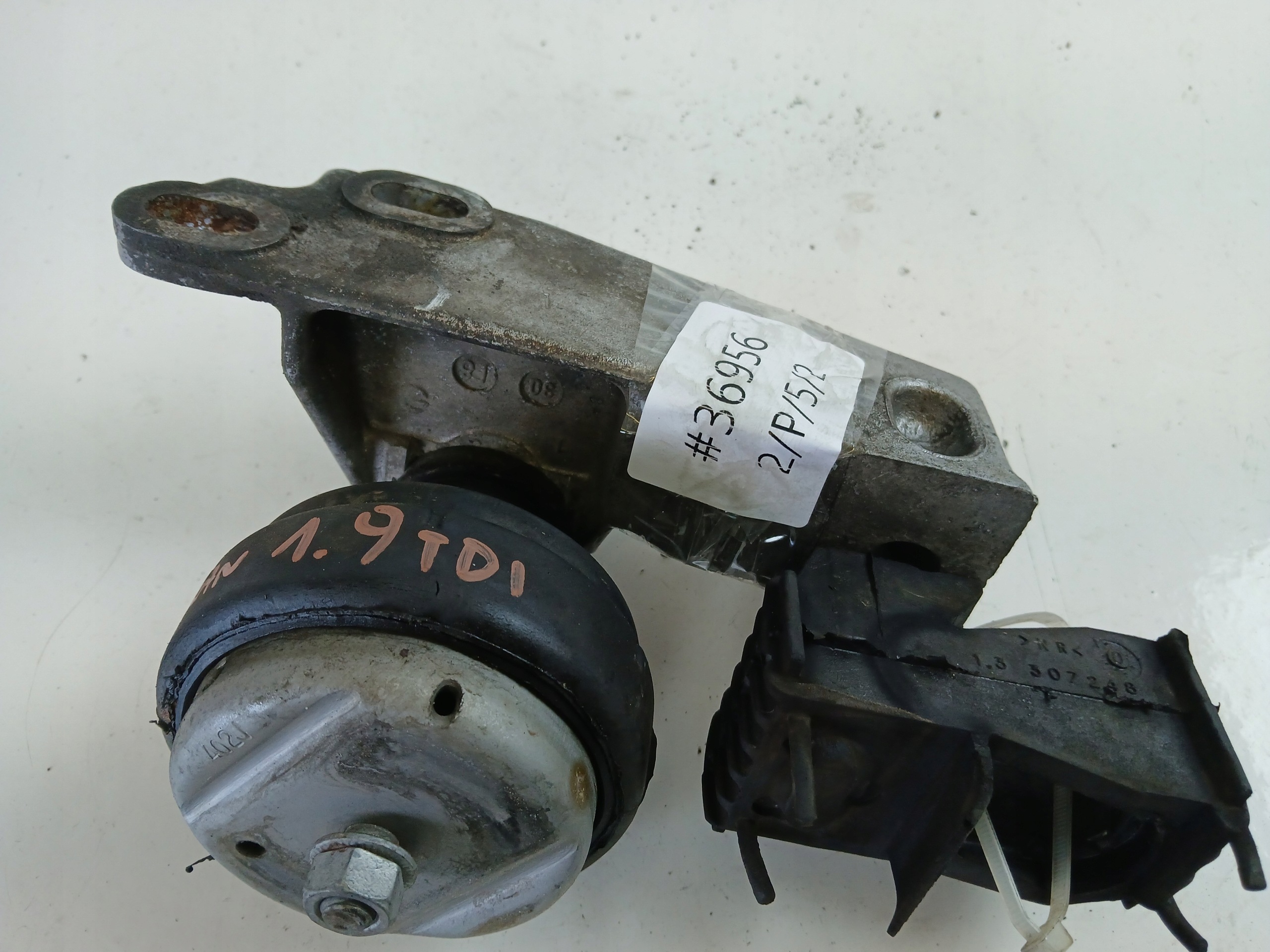 Support moteur VW Sharan I 1.9 TDI 7M0199600C image 7