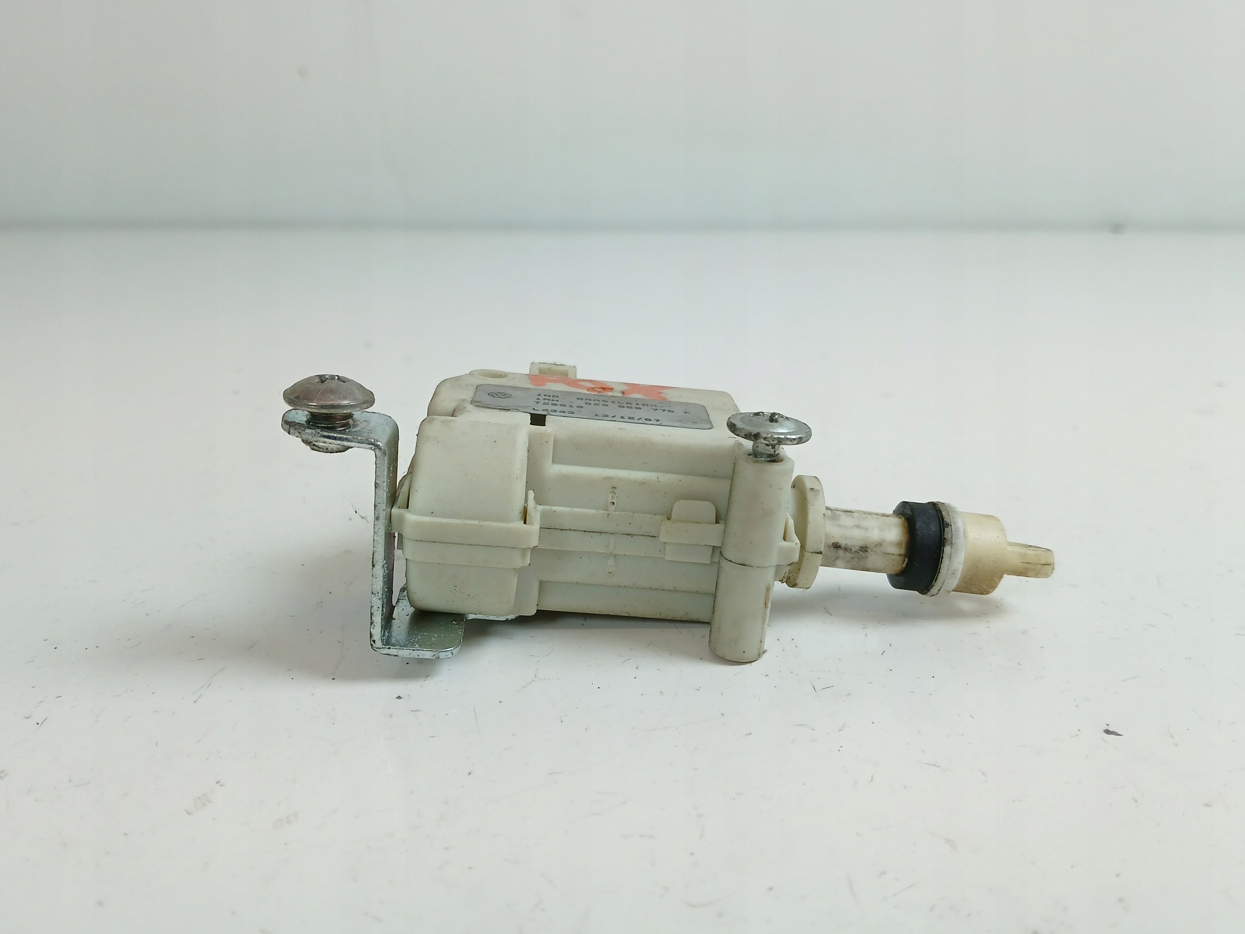 VW Fox Slotactuator Centraal Slot 5Z0959775F image 5