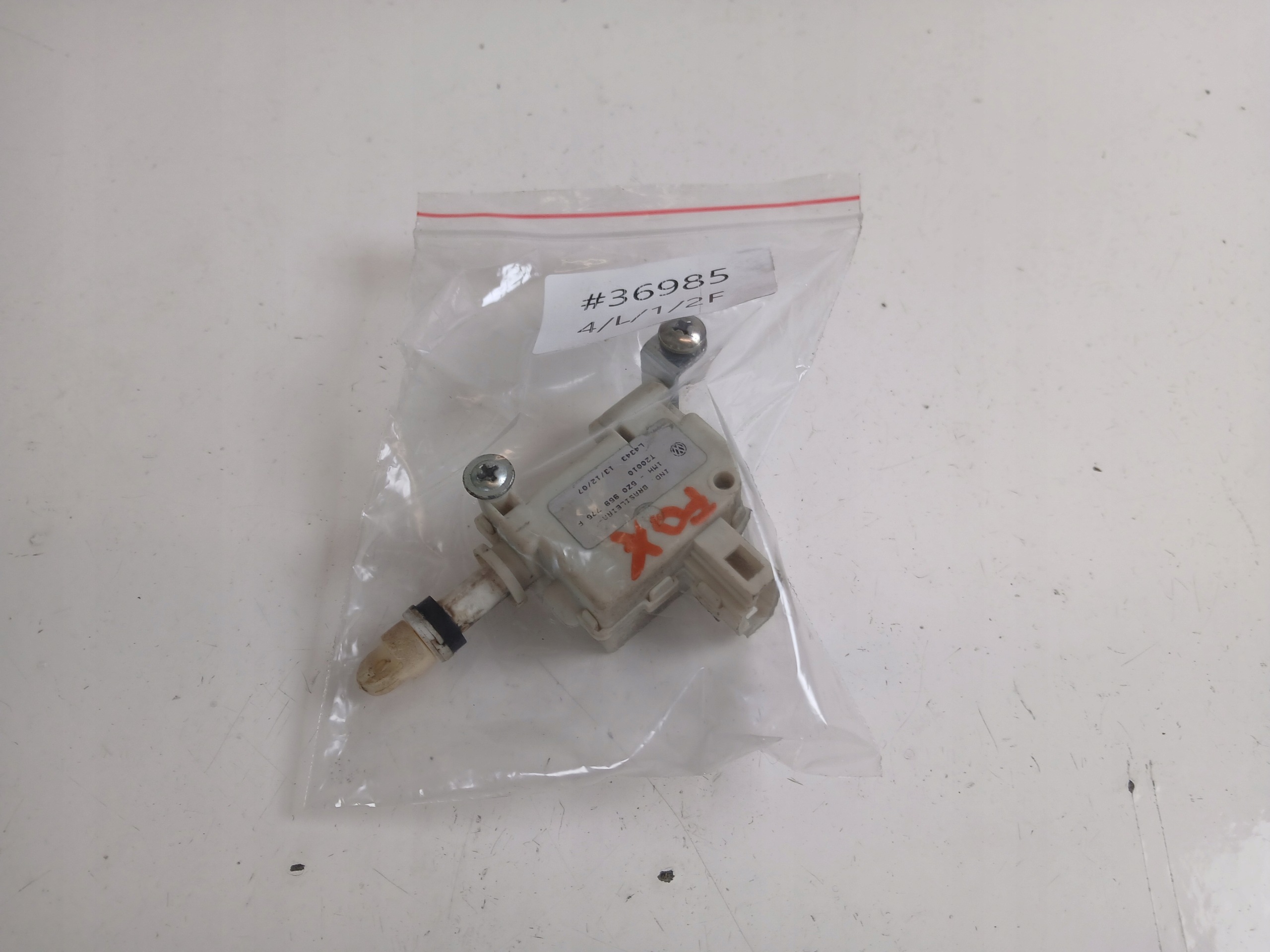 VW Fox Slotactuator Centraal Slot 5Z0959775F image 7