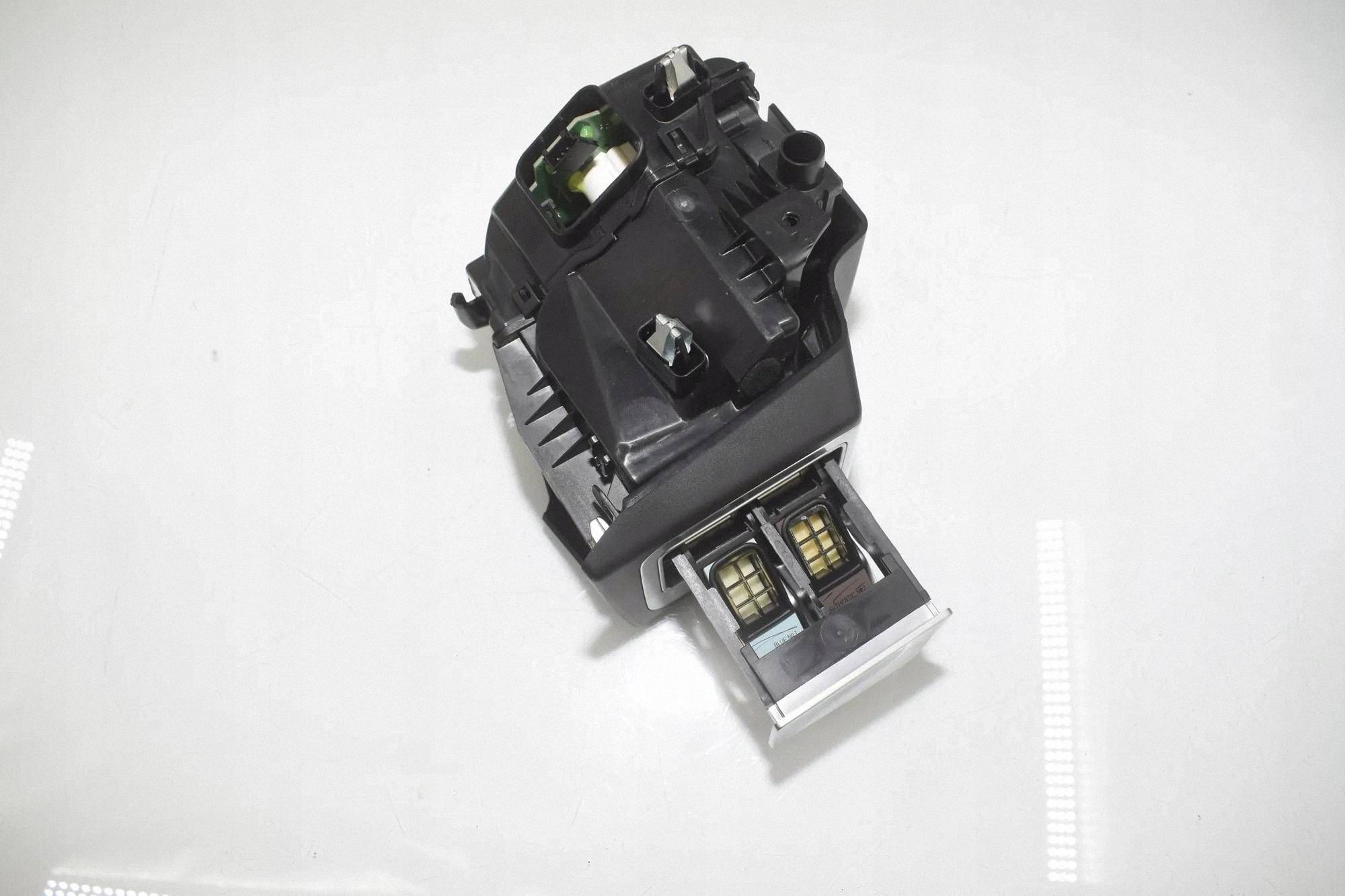 Cendrier arrière BMW 5 G30 G31 G38 64116835478
