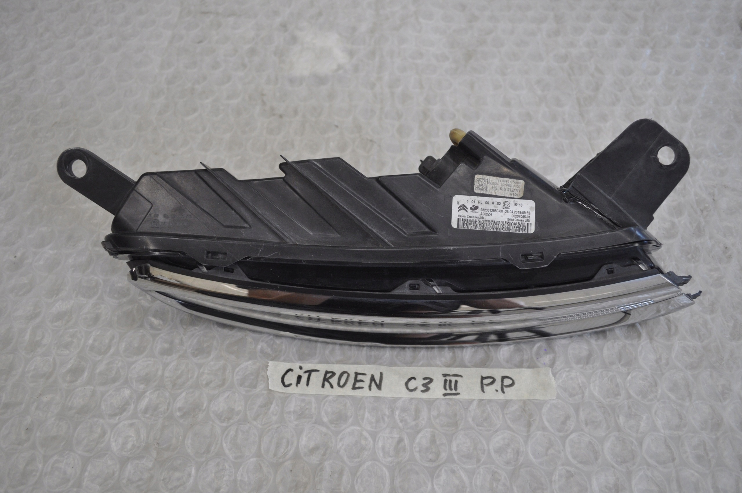 Citroen C3 III LED DRL - Oikea 9823312980