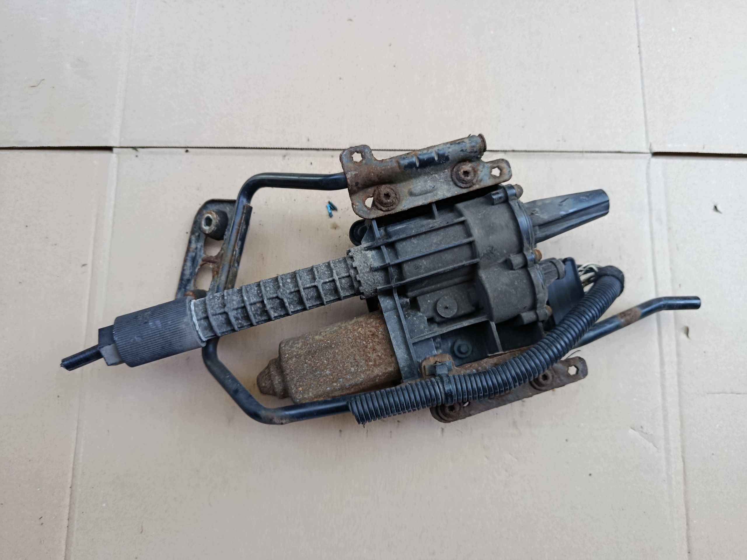 Handbromsmotor Opel Astra J A2C34679500 image 3
