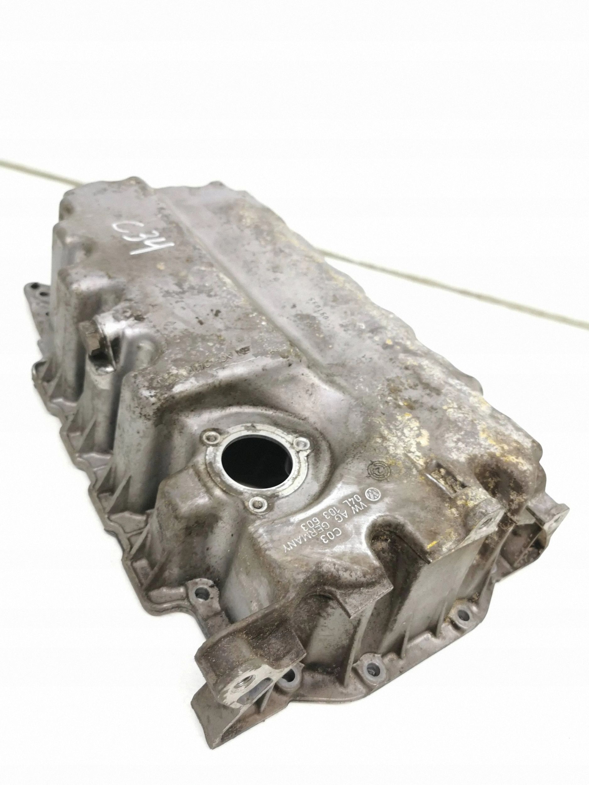 Cárter de Óleo VW 04L103603 Usado image 6